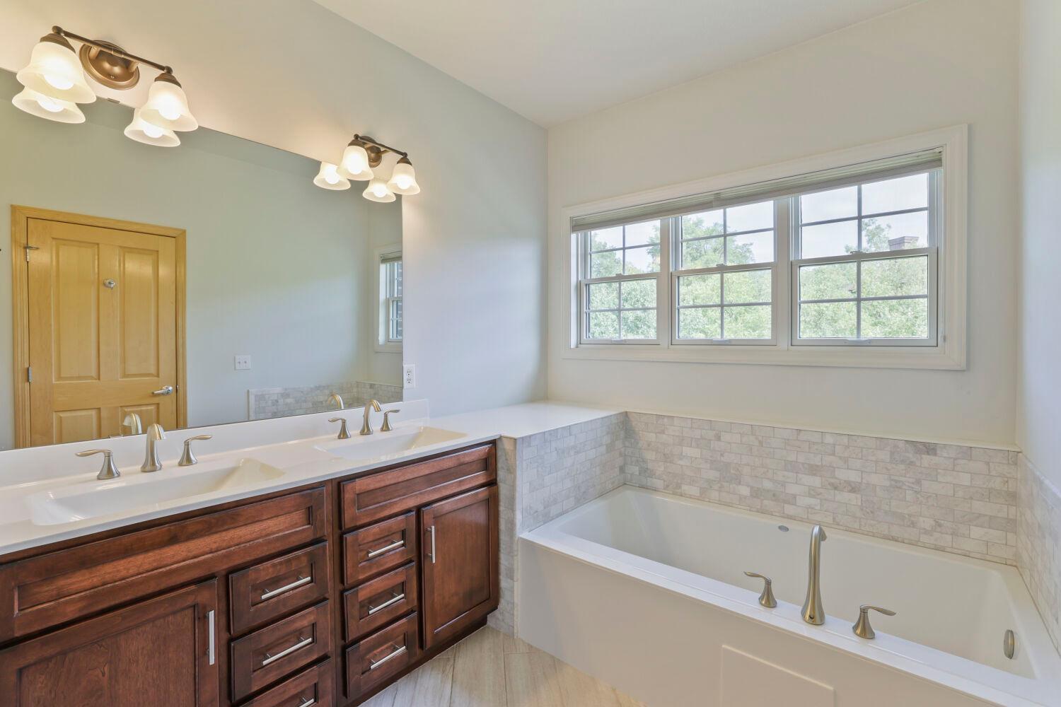 View of Residential at 811 Thornton Street, Minneapolis MN 55414, Minneapolis (18 of 28) - Mike Wilen | Minnesota Team Real Estate