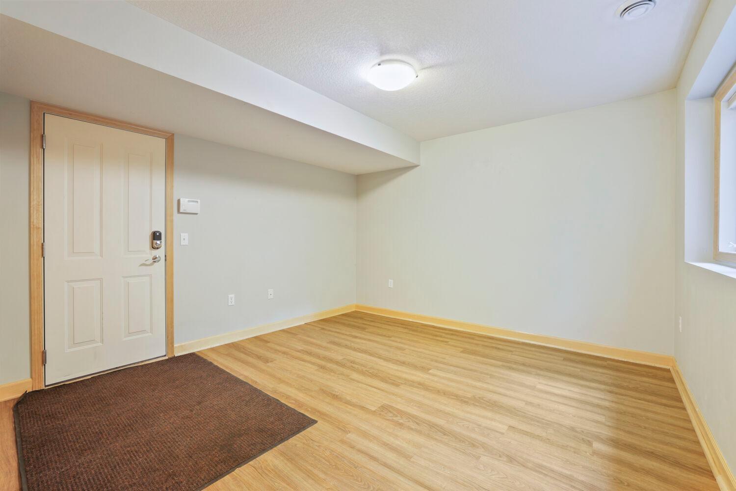 View of Residential at 811 Thornton Street, Minneapolis MN 55414, Minneapolis (26 of 28) - Mike Wilen | Minnesota Team Real Estate