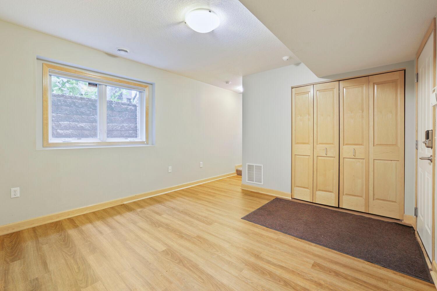 View of Residential at 811 Thornton Street, Minneapolis MN 55414, Minneapolis (27 of 28) - Mike Wilen | Minnesota Team Real Estate