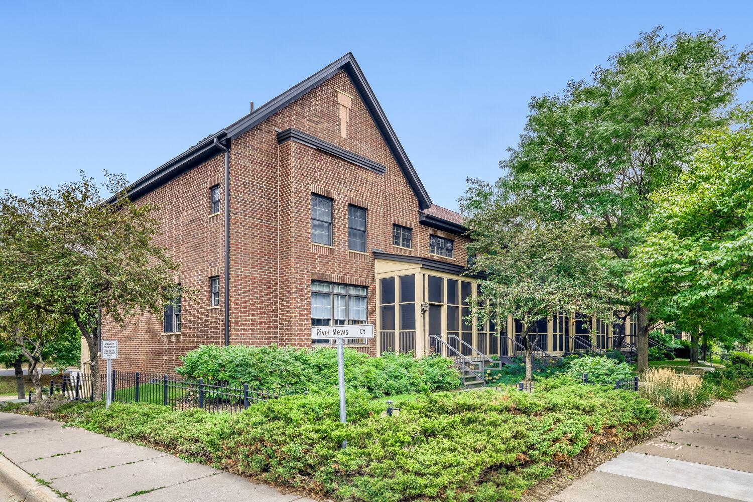 View of Residential at 811 Thornton Street, Minneapolis MN 55414, Minneapolis (4 of 28) - Mike Wilen | Minnesota Team Real Estate