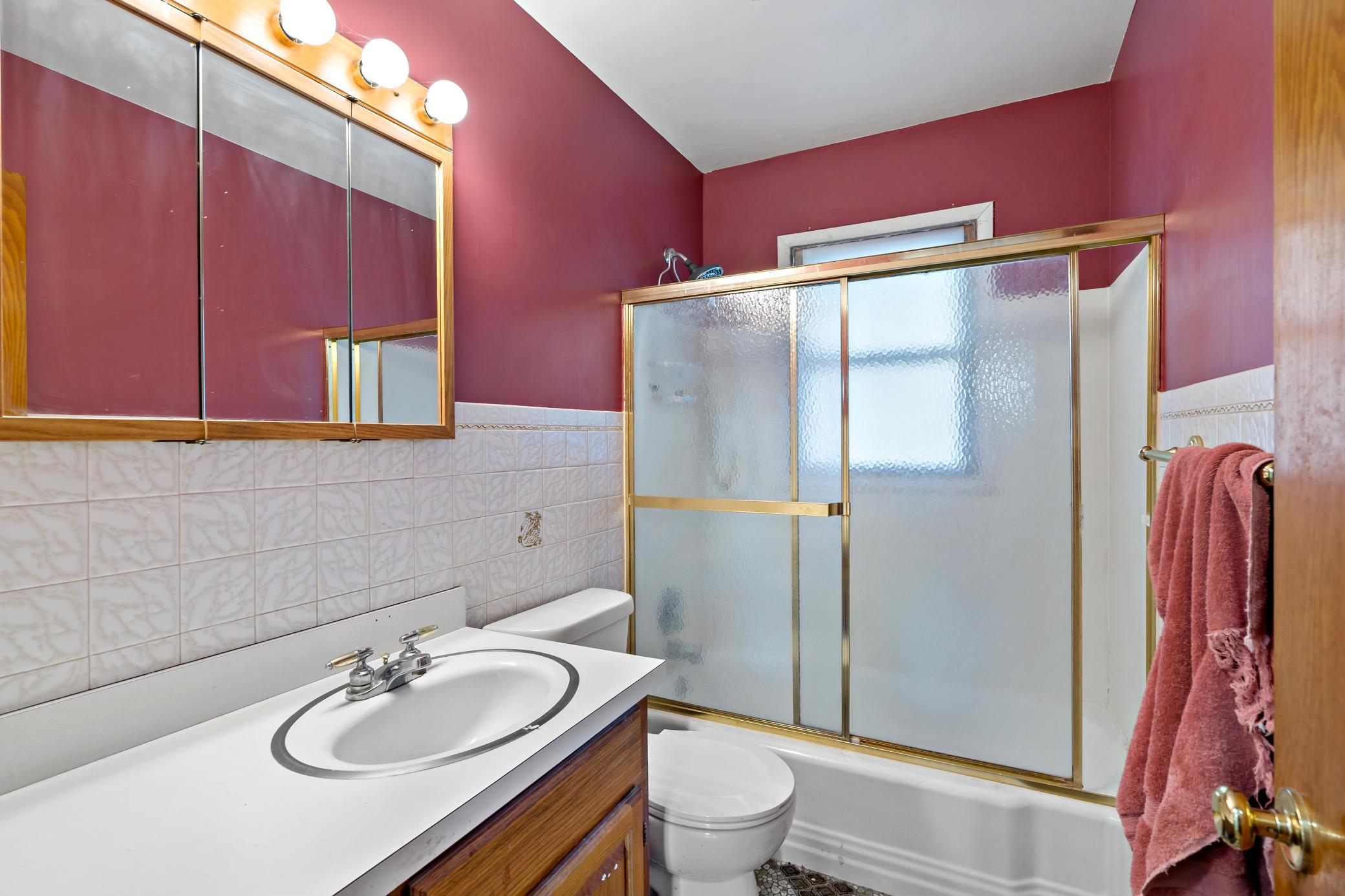View of Residential at 407 12th Avenue, South Saint Paul MN 55075, South Saint Paul (21 of 44) - Mike Wilen | Minnesota Team Real Estate