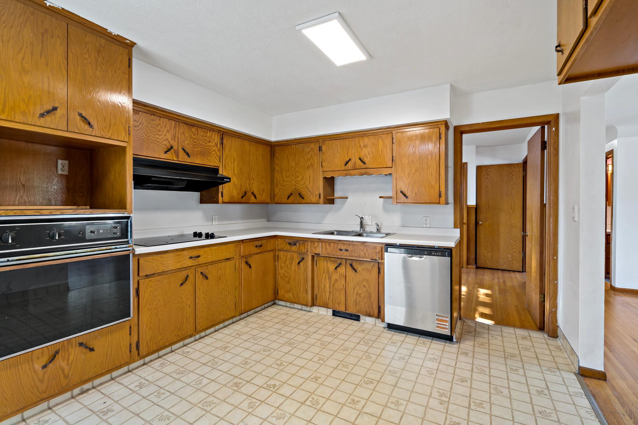 View of Residential at 407 12th Avenue, South Saint Paul MN 55075, South Saint Paul (10 of 44) - Mike Wilen | Minnesota Team Real Estate