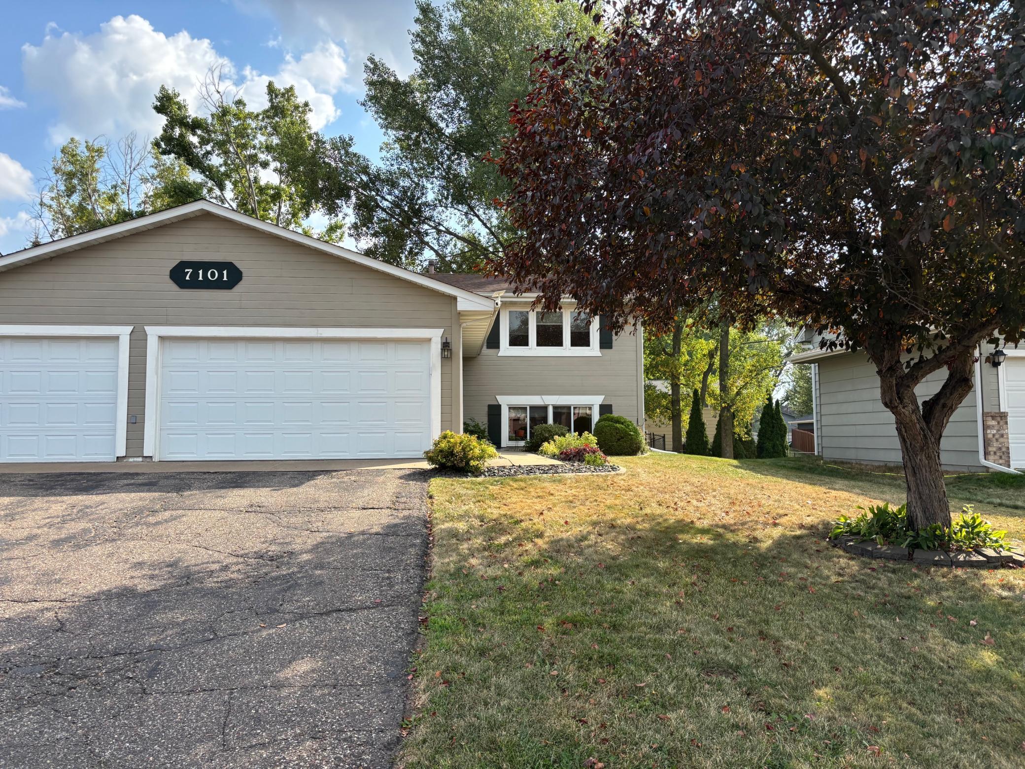 View of Residential at 7101 Upper 17th Street, Oakdale MN 55128, Oakdale (3 of 26) - Mike Wilen | Minnesota Team Real Estate