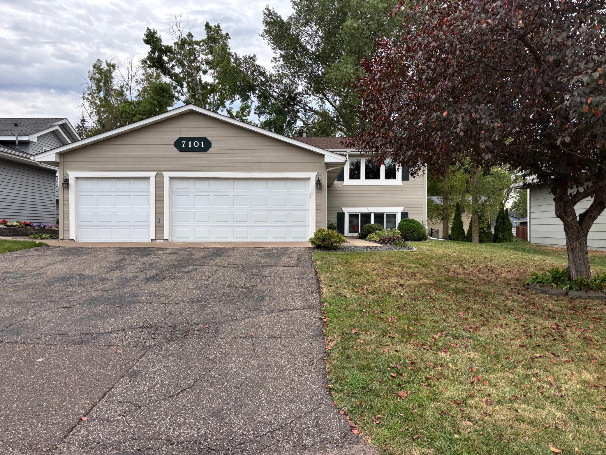 View of Residential at 7101 Upper 17th Street, Oakdale MN 55128, Oakdale (2 of 26) - Mike Wilen | Minnesota Team Real Estate