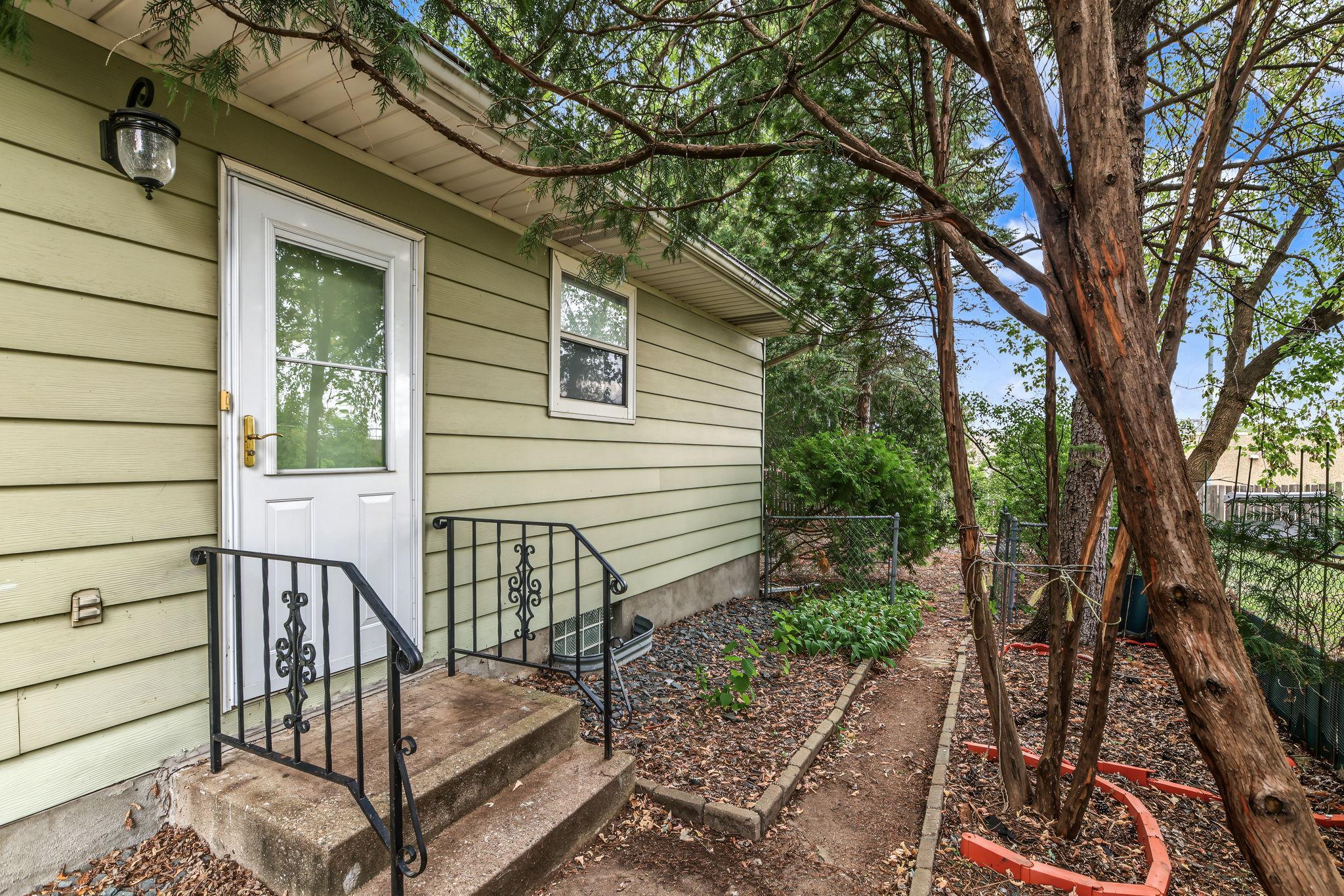 View of Residential at 1677 Burns Avenue, Saint Paul MN 55106, Saint Paul (23 of 30) - Mike Wilen | Minnesota Team Real Estate