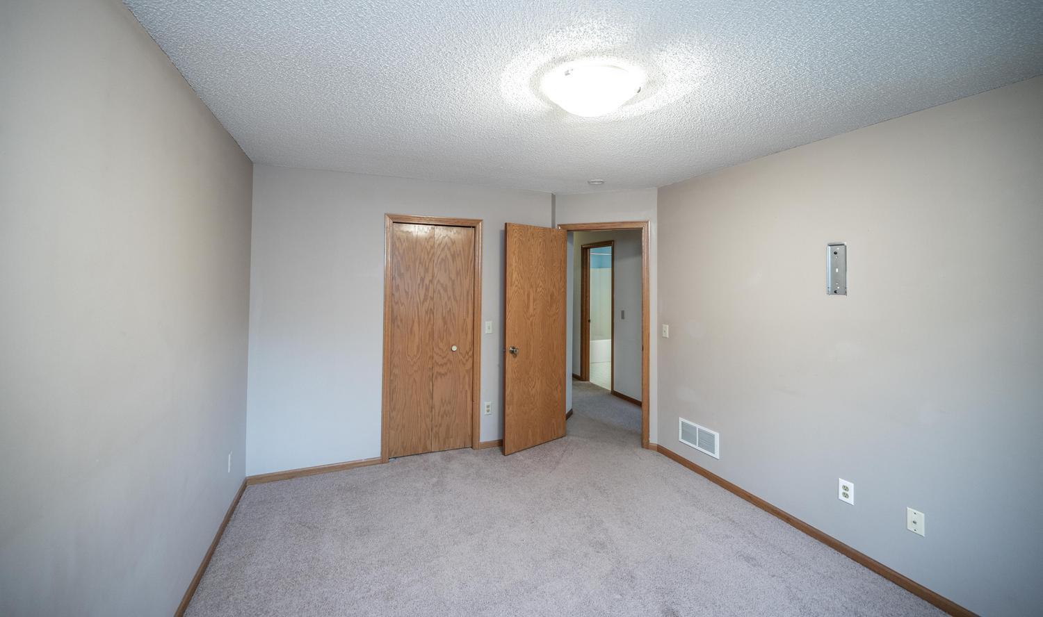 View of Residential at 13826 Granada Way, Apple Valley MN 55124, Apple Valley (15 of 25) - Mike Wilen | Minnesota Team Real Estate