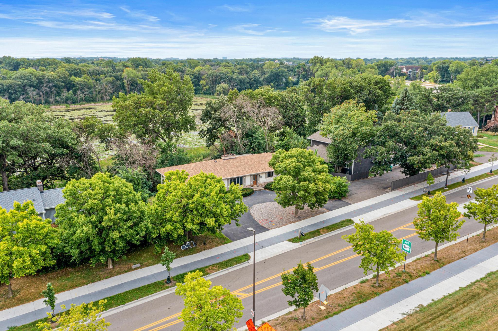 View of Residential at 9339 Cedar Lake Road, Saint Louis Park MN 55426, Saint Louis Park (48 of 55) - Mike Wilen | Minnesota Team Real Estate