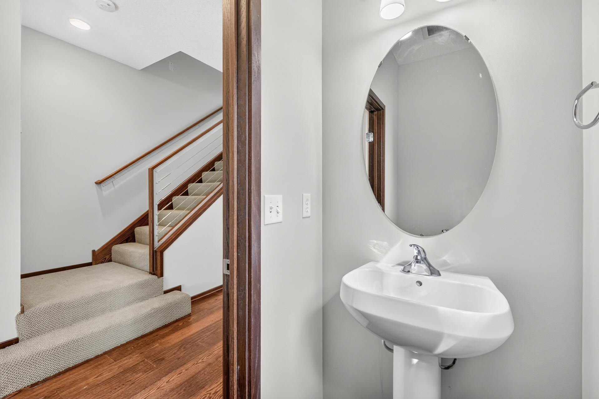 View of Residential at 2818 Aldrich Avenue #103, Minneapolis MN 55408, Minneapolis (37 of 45) - Mike Wilen | Minnesota Team Real Estate