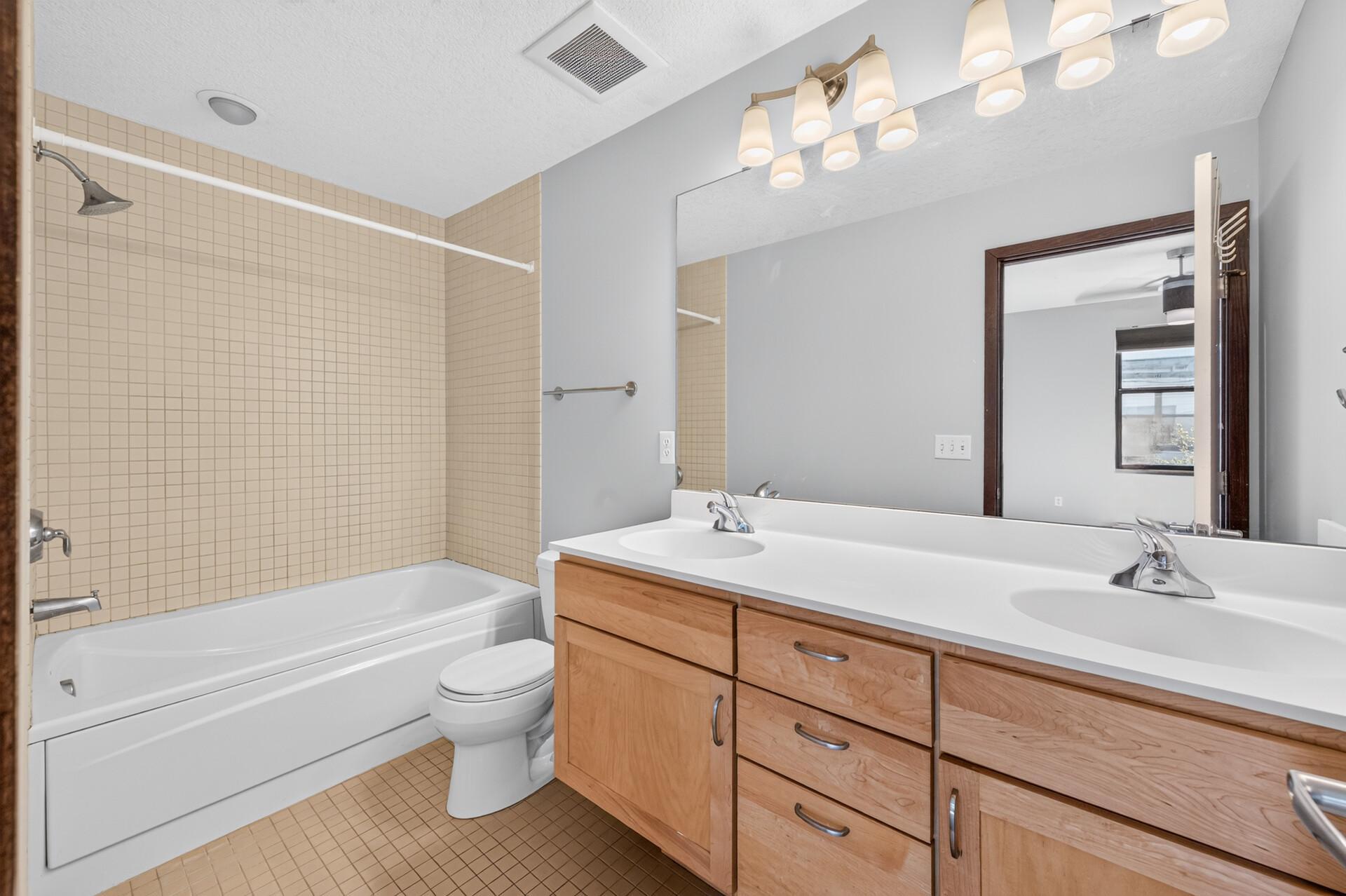 View of Residential at 2818 Aldrich Avenue #103, Minneapolis MN 55408, Minneapolis (15 of 45) - Mike Wilen | Minnesota Team Real Estate