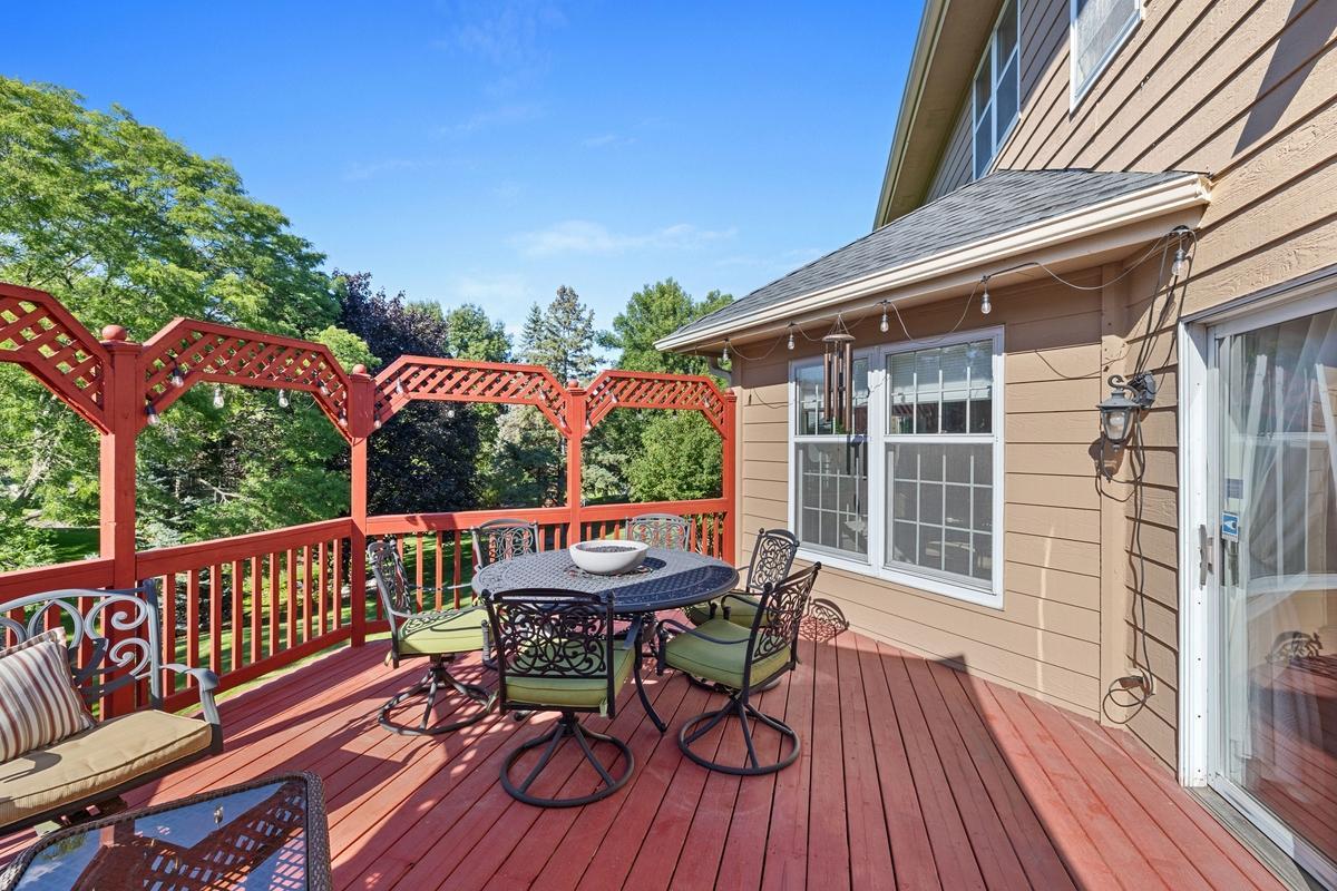 View of Residential at 4086 Deerwood Trail, Eagan MN 55122, Eagan (17 of 41) - Mike Wilen | Minnesota Team Real Estate