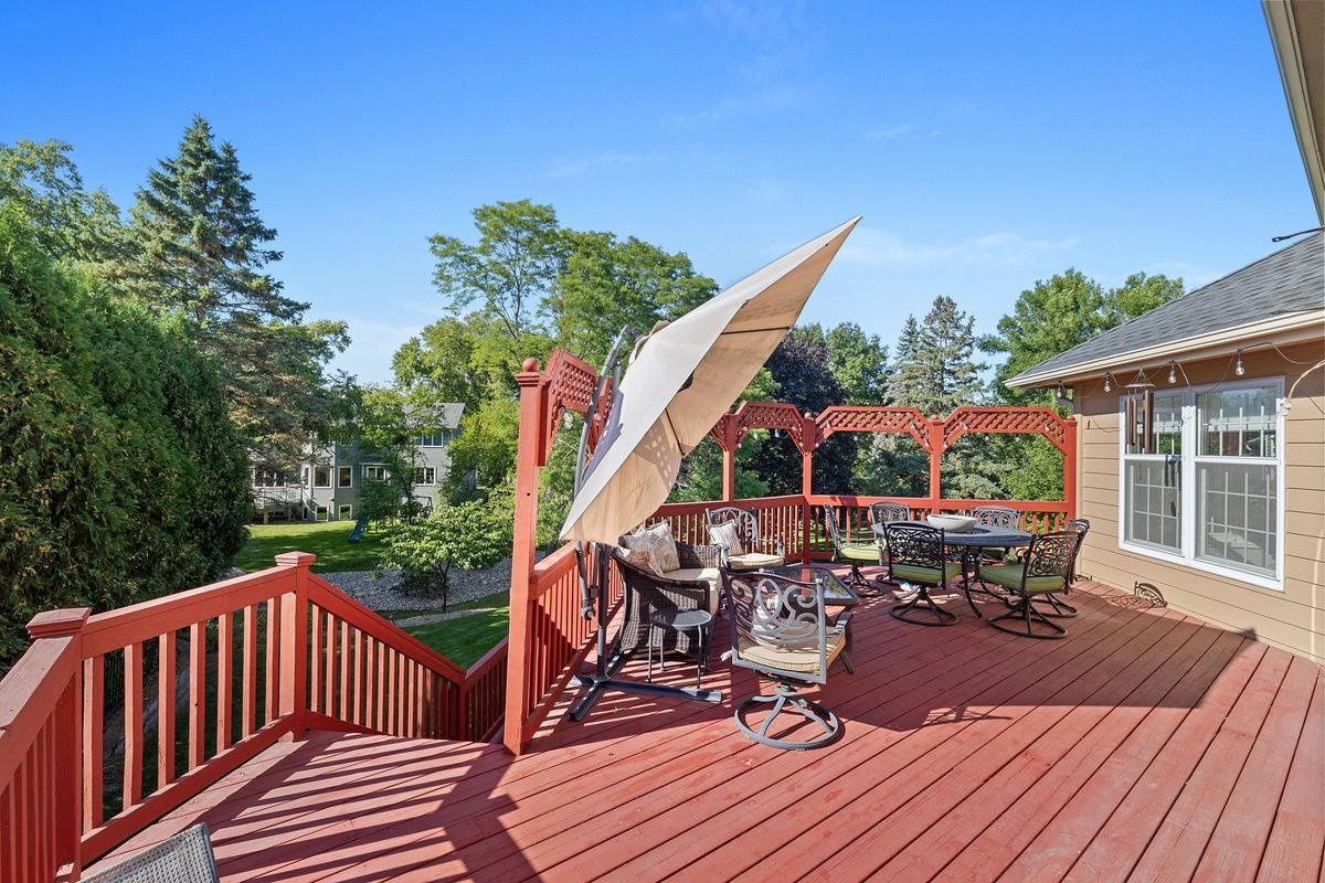 View of Residential at 4086 Deerwood Trail, Eagan MN 55122, Eagan (18 of 41) - Mike Wilen | Minnesota Team Real Estate