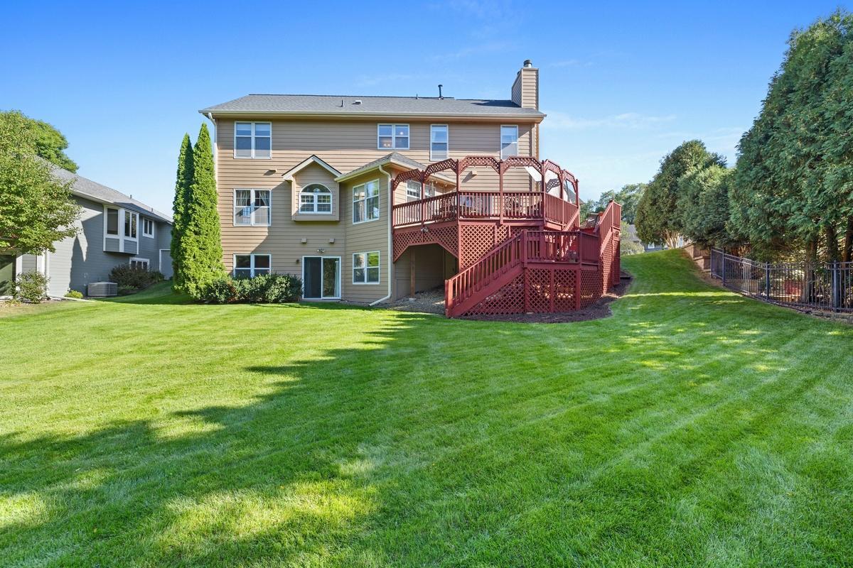 View of Residential at 4086 Deerwood Trail, Eagan MN 55122, Eagan (39 of 41) - Mike Wilen | Minnesota Team Real Estate