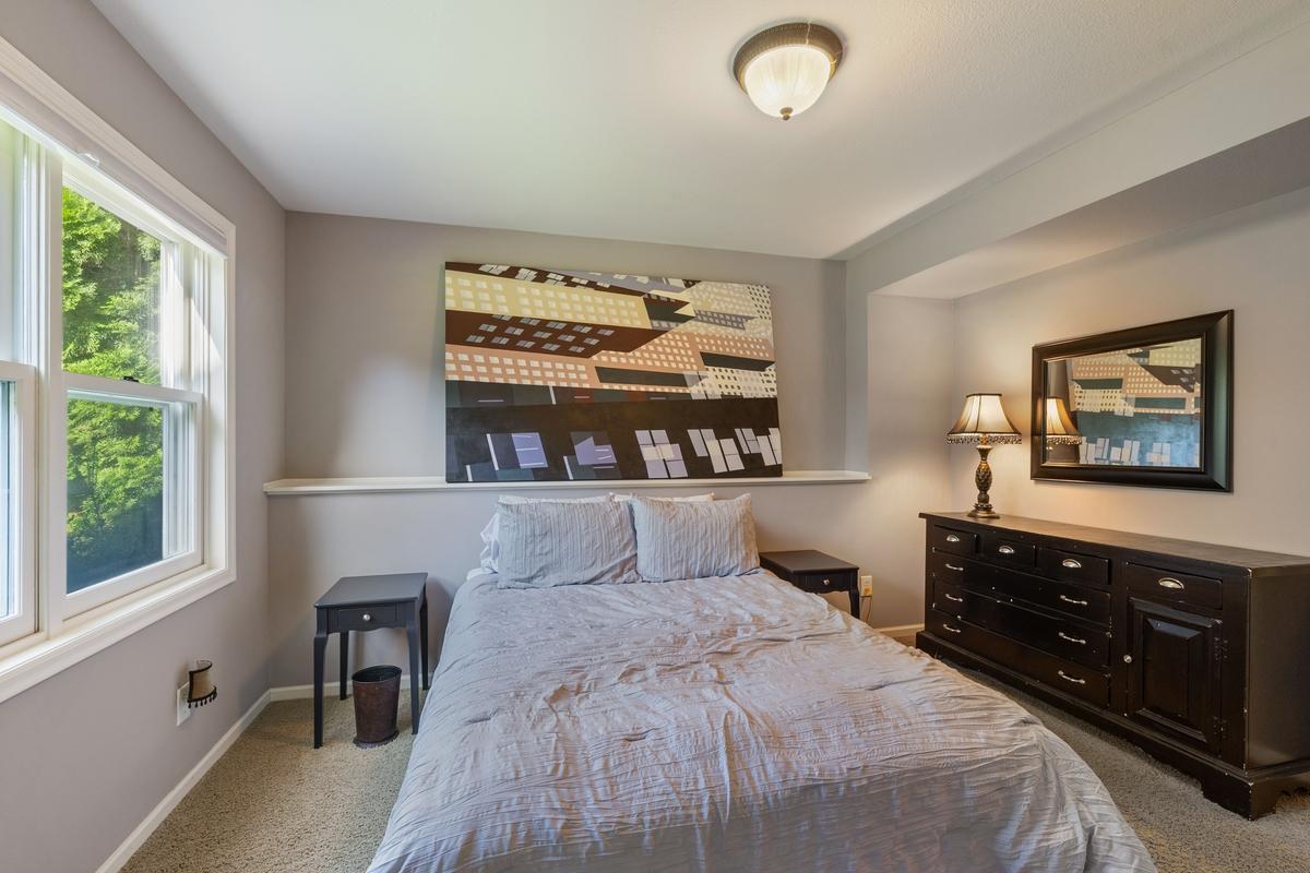 View of Residential at 4086 Deerwood Trail, Eagan MN 55122, Eagan (33 of 41) - Mike Wilen | Minnesota Team Real Estate