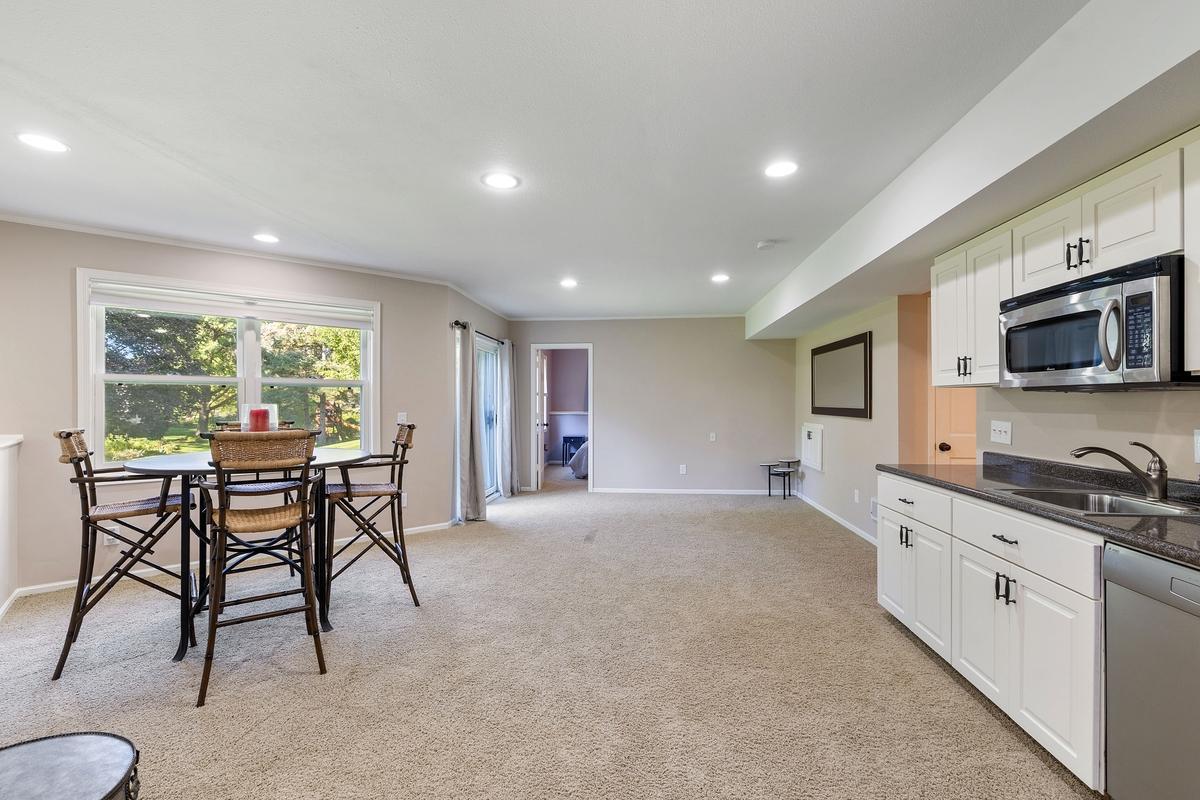 View of Residential at 4086 Deerwood Trail, Eagan MN 55122, Eagan (31 of 41) - Mike Wilen | Minnesota Team Real Estate