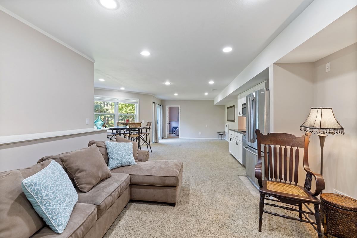 View of Residential at 4086 Deerwood Trail, Eagan MN 55122, Eagan (29 of 41) - Mike Wilen | Minnesota Team Real Estate