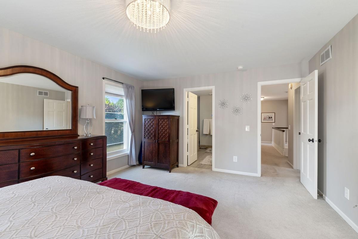View of Residential at 4086 Deerwood Trail, Eagan MN 55122, Eagan (23 of 41) - Mike Wilen | Minnesota Team Real Estate