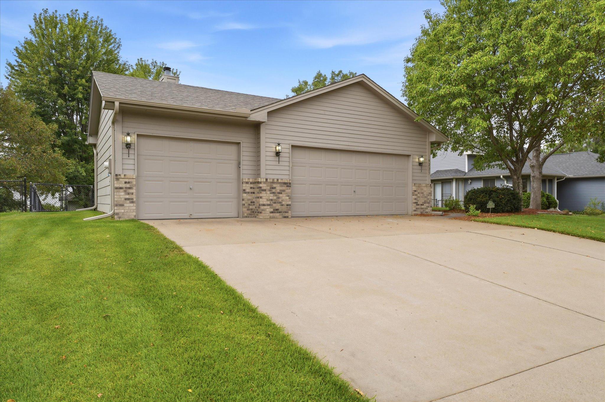 View of Residential at 9225 Queens Gardens, Brooklyn Park MN 55443, Brooklyn Park (4 of 53) - Mike Wilen | Minnesota Team Real Estate