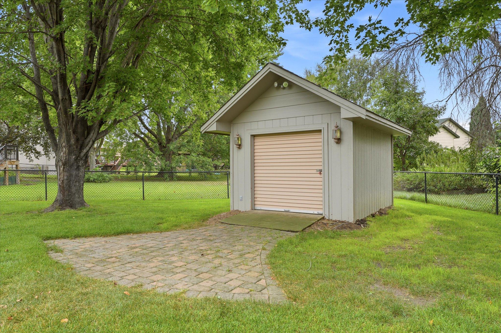 View of Residential at 9225 Queens Gardens, Brooklyn Park MN 55443, Brooklyn Park (51 of 53) - Mike Wilen | Minnesota Team Real Estate