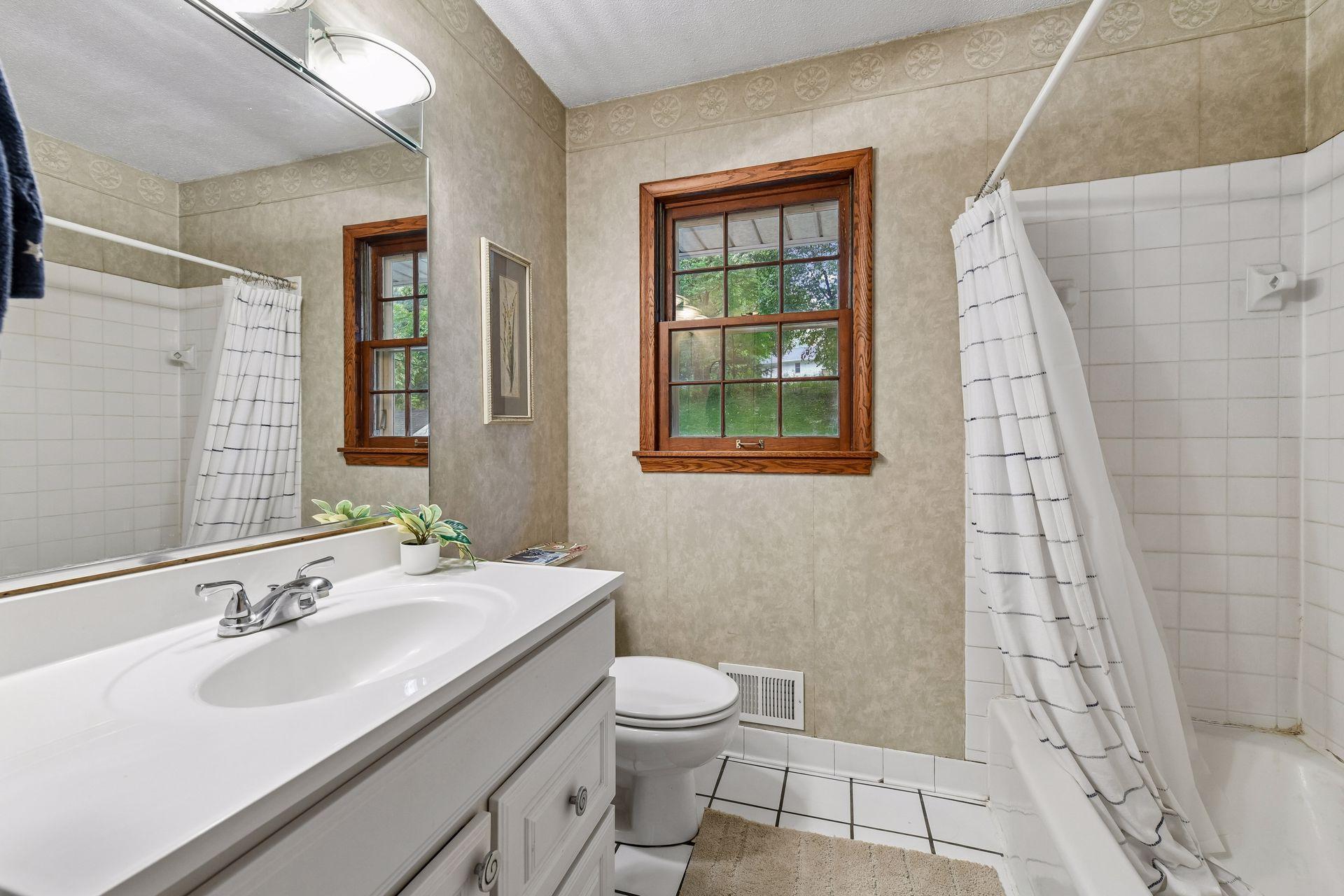 View of Residential at 5603 Woodland Road, Minnetonka MN 55345, Minnetonka (22 of 37) - Mike Wilen | Minnesota Team Real Estate