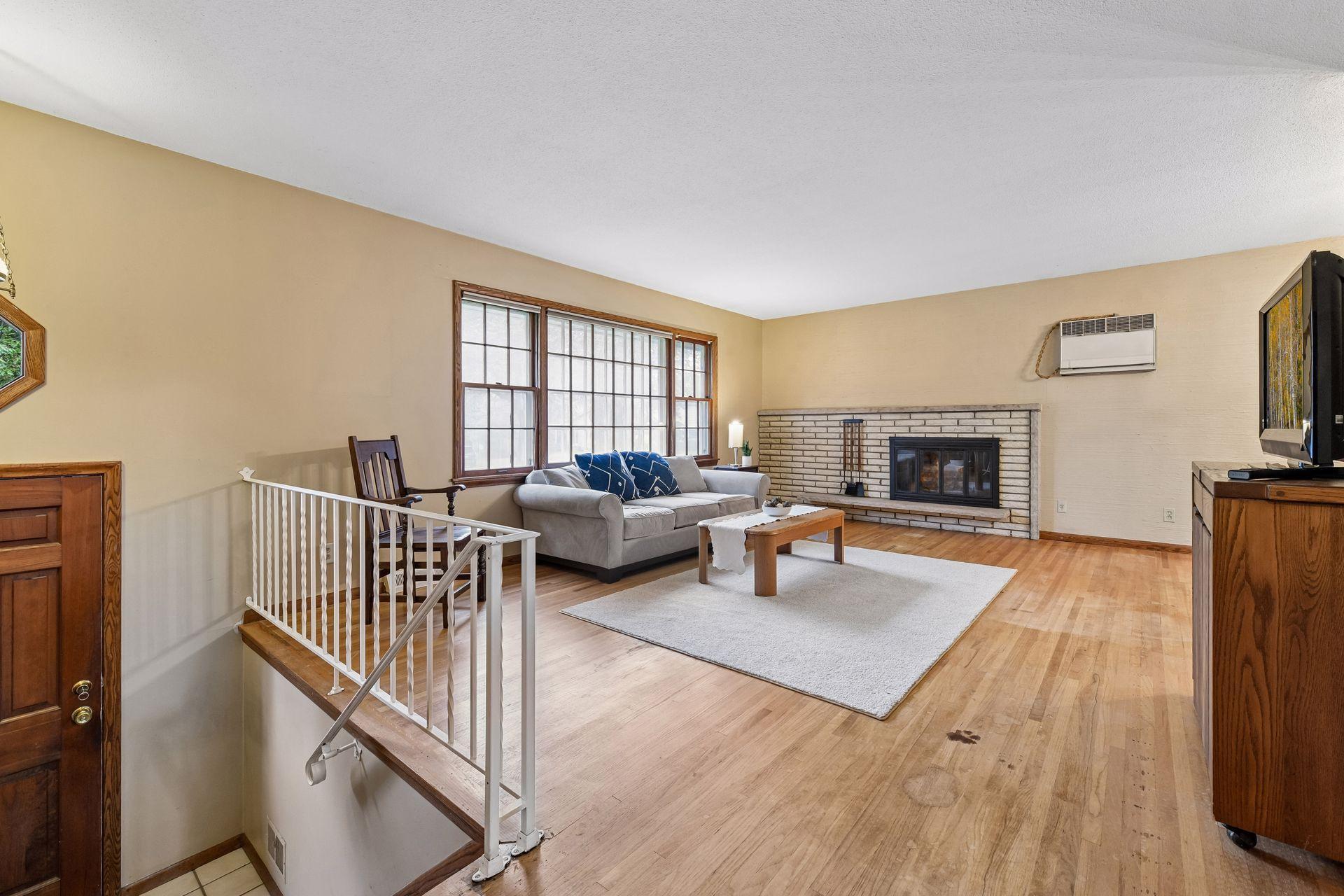 View of Residential at 5603 Woodland Road, Minnetonka MN 55345, Minnetonka (9 of 37) - Mike Wilen | Minnesota Team Real Estate
