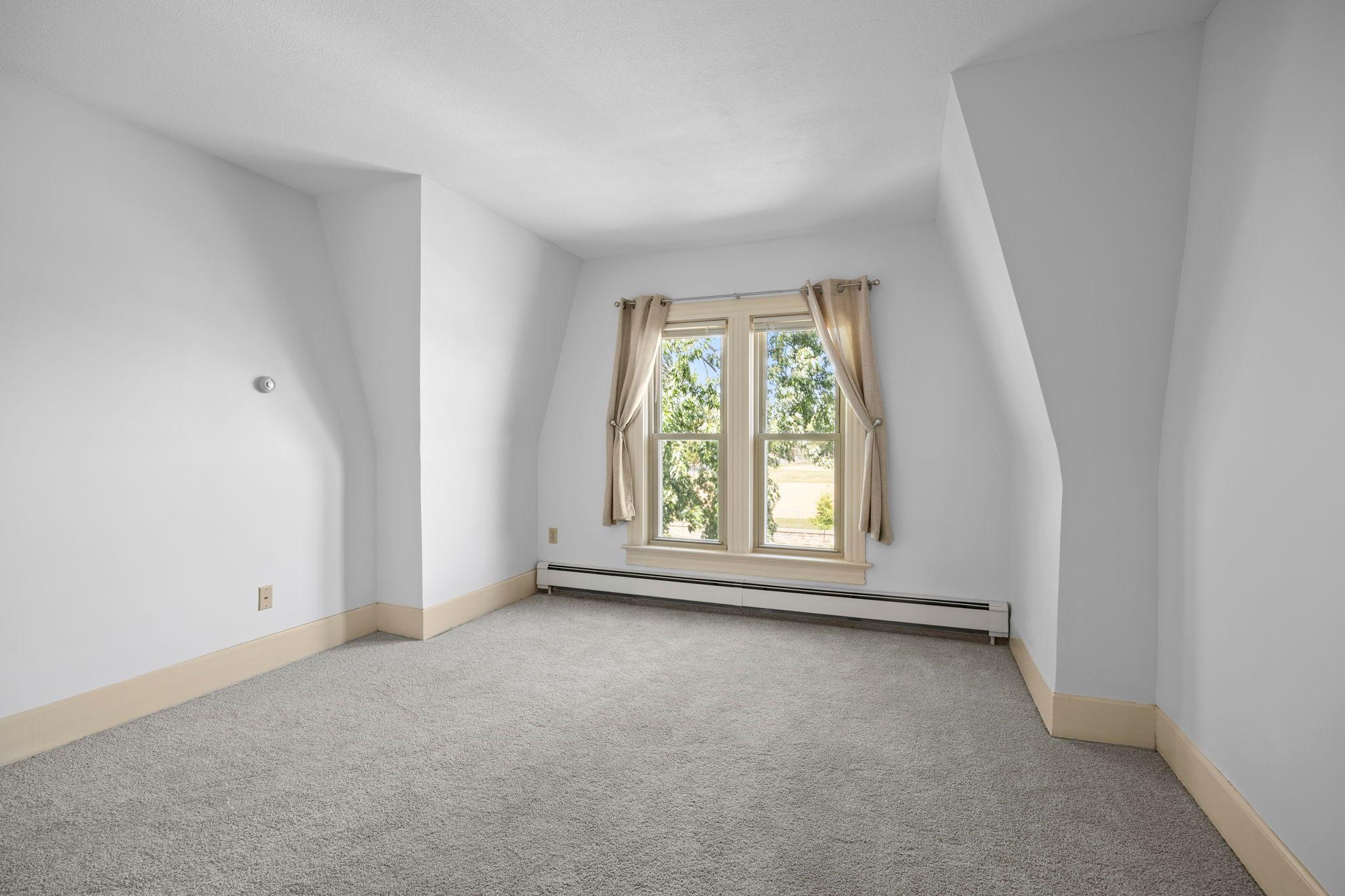 View of Residential Income at 1626 Englewood Avenue, Saint Paul MN 55104, Saint Paul (48 of 99) - Mike Wilen | Minnesota Team Real Estate