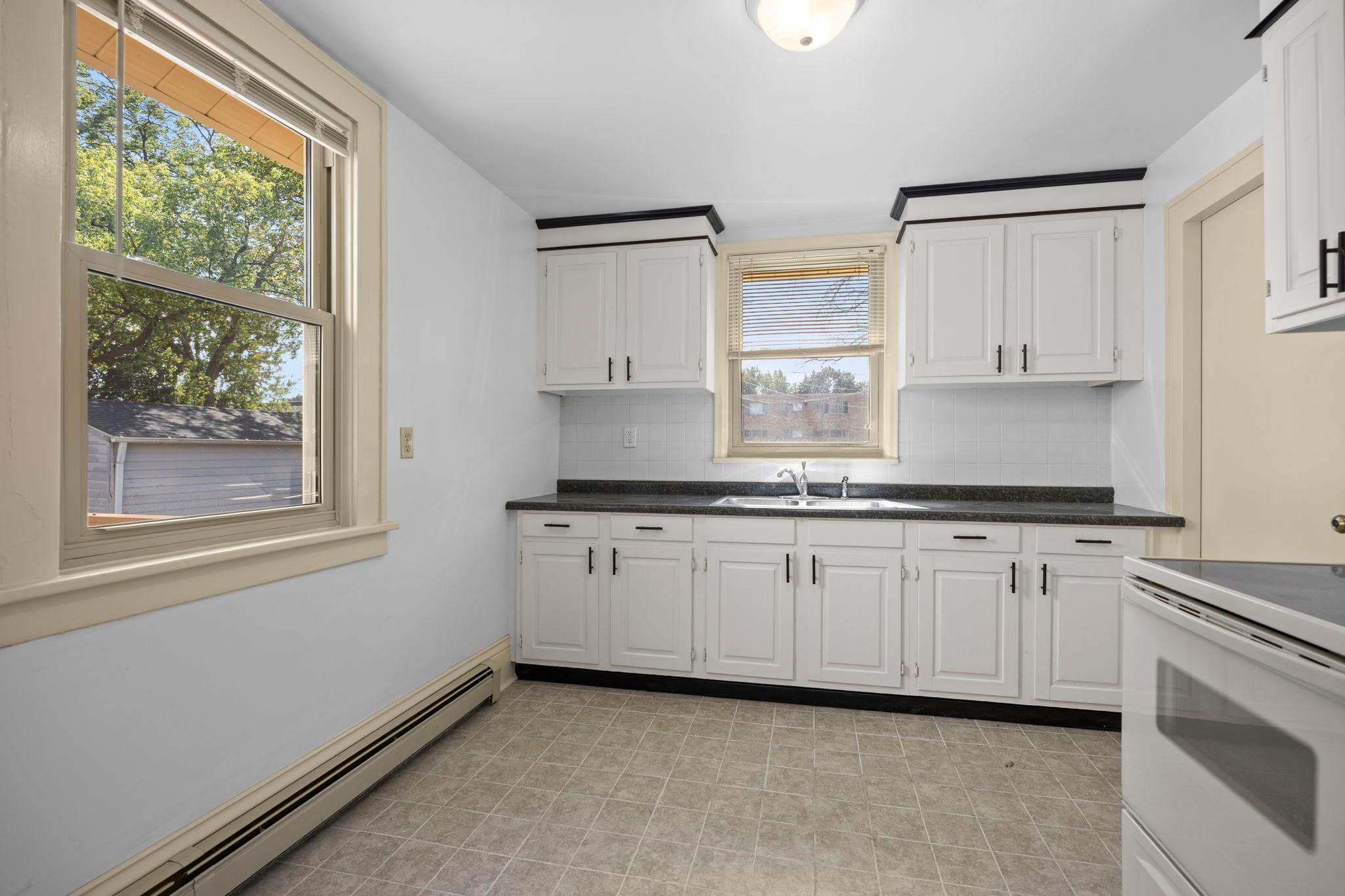 View of Residential Income at 1626 Englewood Avenue, Saint Paul MN 55104, Saint Paul (28 of 99) - Mike Wilen | Minnesota Team Real Estate