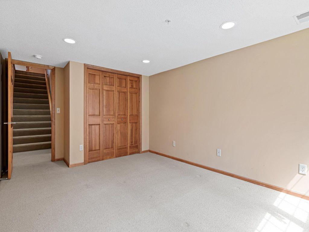 View of Residential at 198 Thompson Avenue, West Saint Paul MN 55118, West Saint Paul (15 of 34) - Mike Wilen | Minnesota Team Real Estate