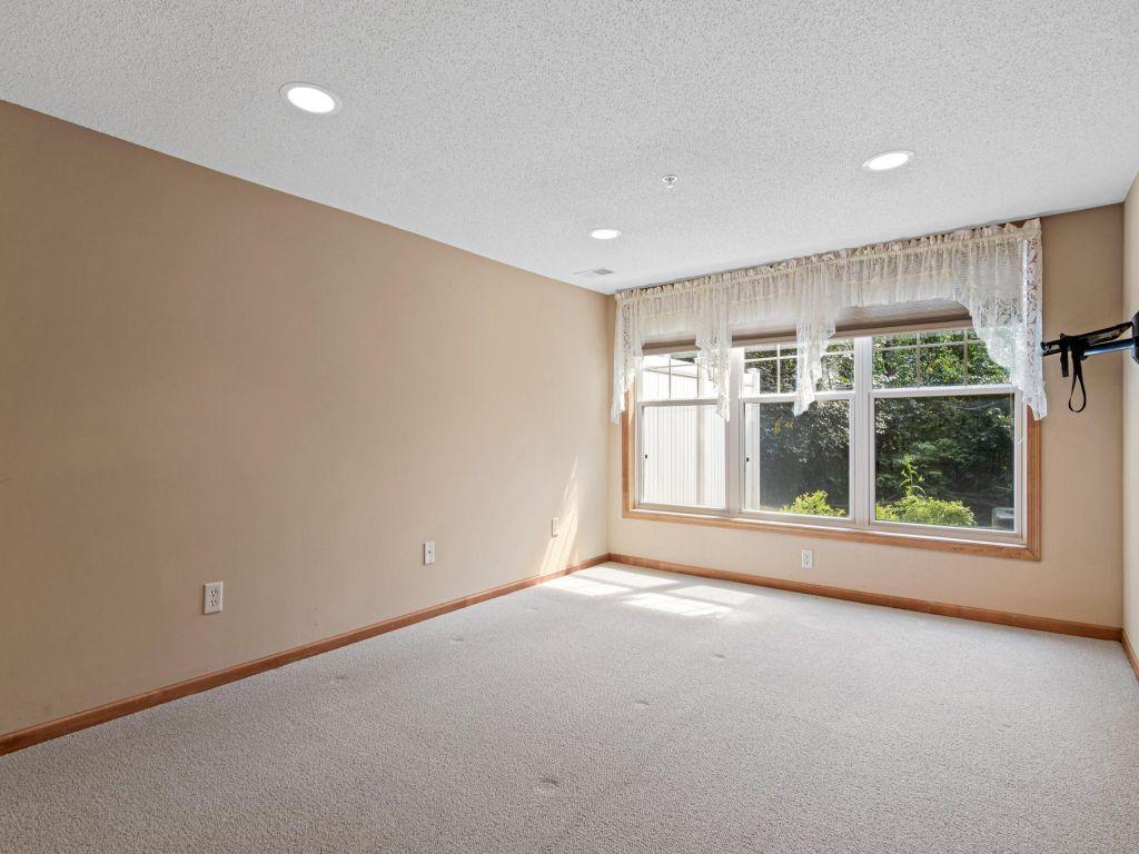 View of Residential at 198 Thompson Avenue, West Saint Paul MN 55118, West Saint Paul (14 of 34) - Mike Wilen | Minnesota Team Real Estate