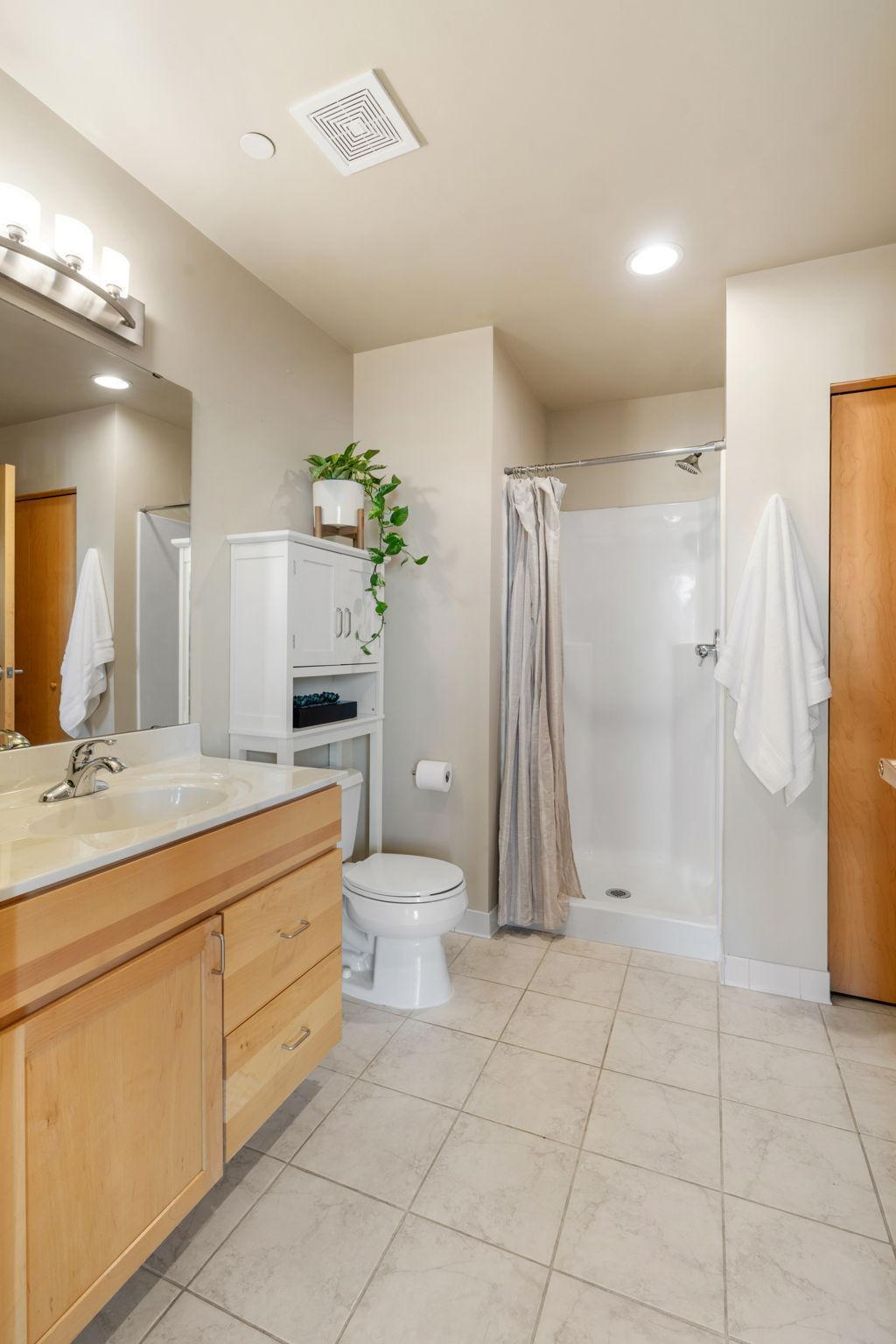 View of Residential at 1901 Hennepin Avenue #105, Minneapolis MN 55413, Minneapolis (20 of 26) - Mike Wilen | Minnesota Team Real Estate