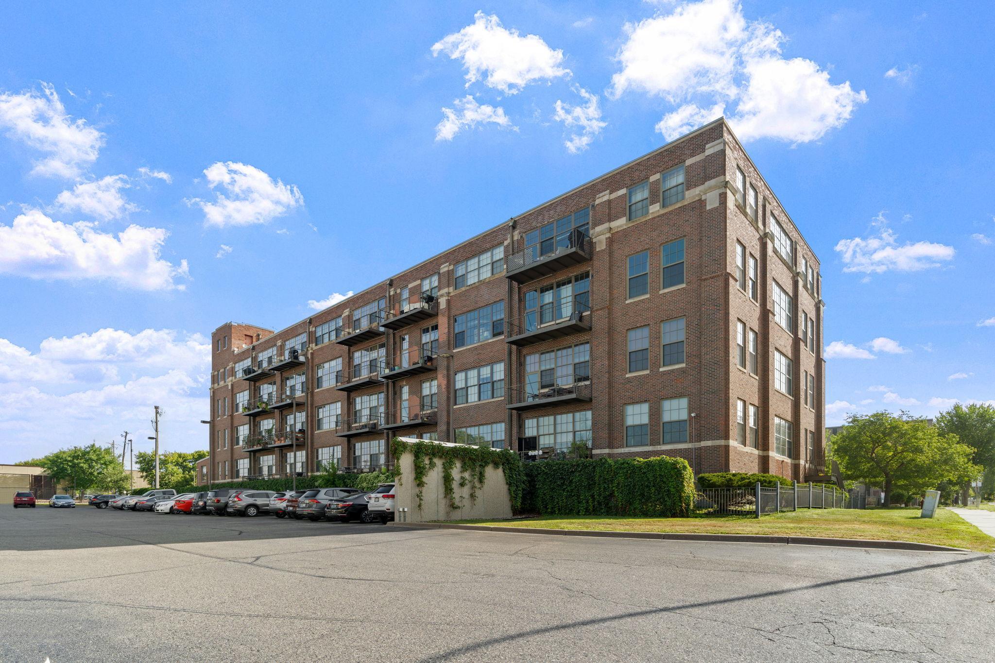 View of Residential at 1901 Hennepin Avenue #105, Minneapolis MN 55413, Minneapolis (25 of 26) - Mike Wilen | Minnesota Team Real Estate
