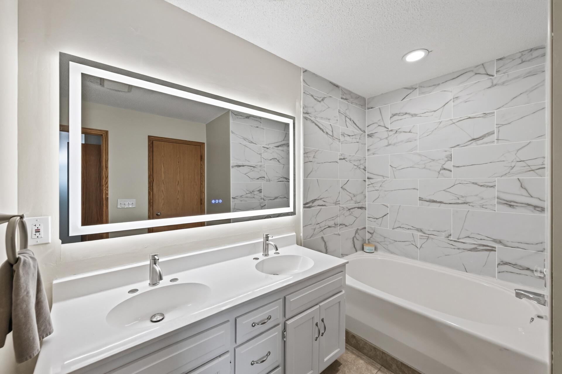 View of Residential at 6865 Romeo Road, Woodbury MN 55125, Woodbury (13 of 28) - Mike Wilen | Minnesota Team Real Estate