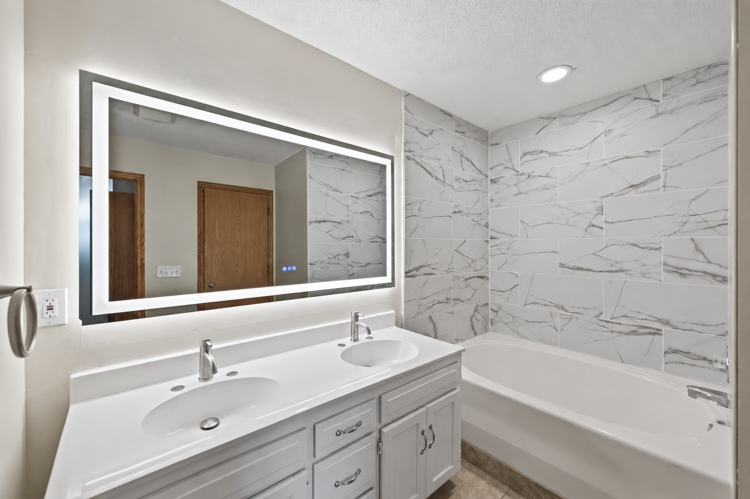 View of Residential at 6865 Romeo Road, Woodbury MN 55125, Woodbury (15 of 27) - Mike Wilen | Minnesota Team Real Estate