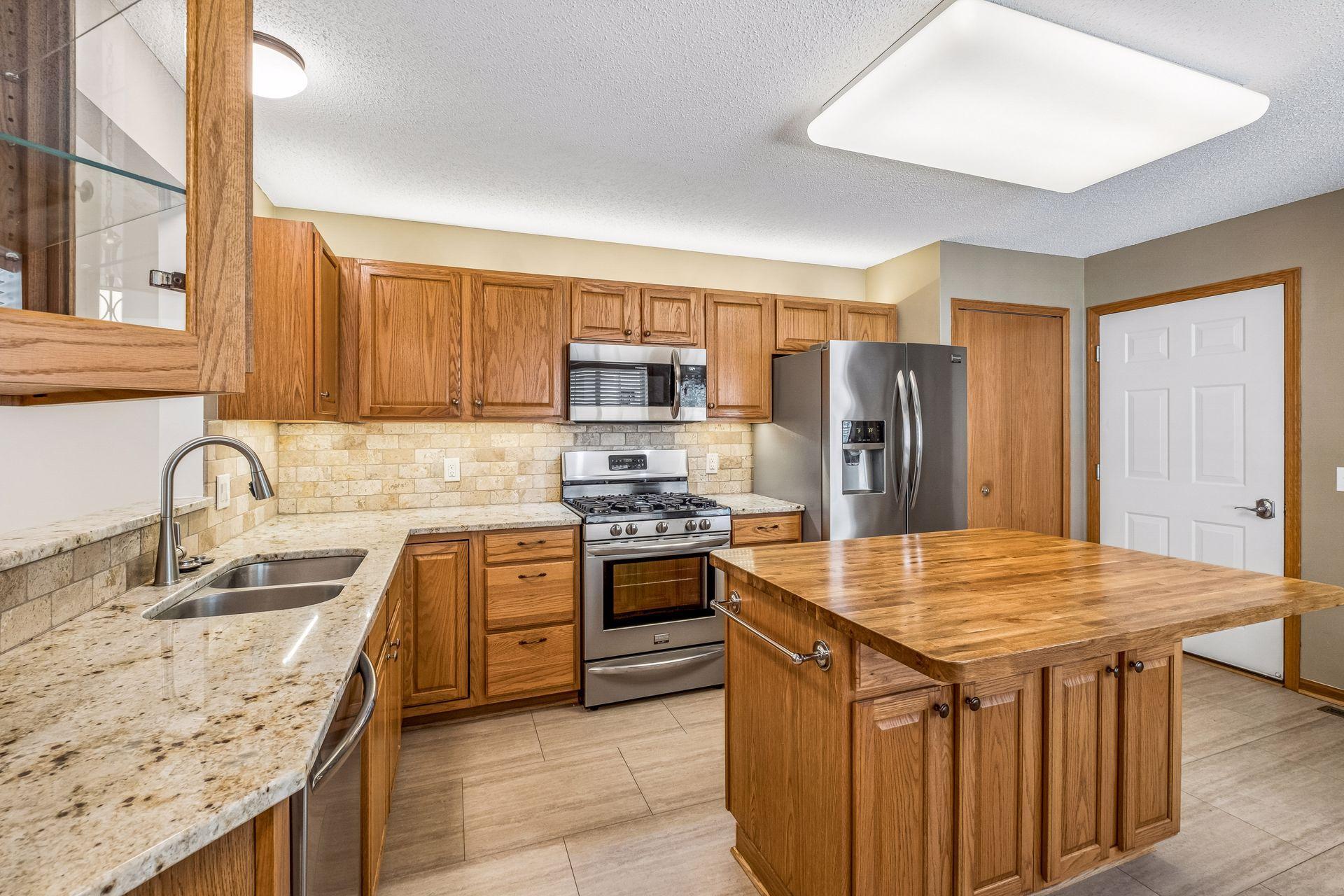 View of Residential at 18716 Kalmar Court, Lakeville MN 55044, Lakeville (5 of 38) - Mike Wilen | Minnesota Team Real Estate