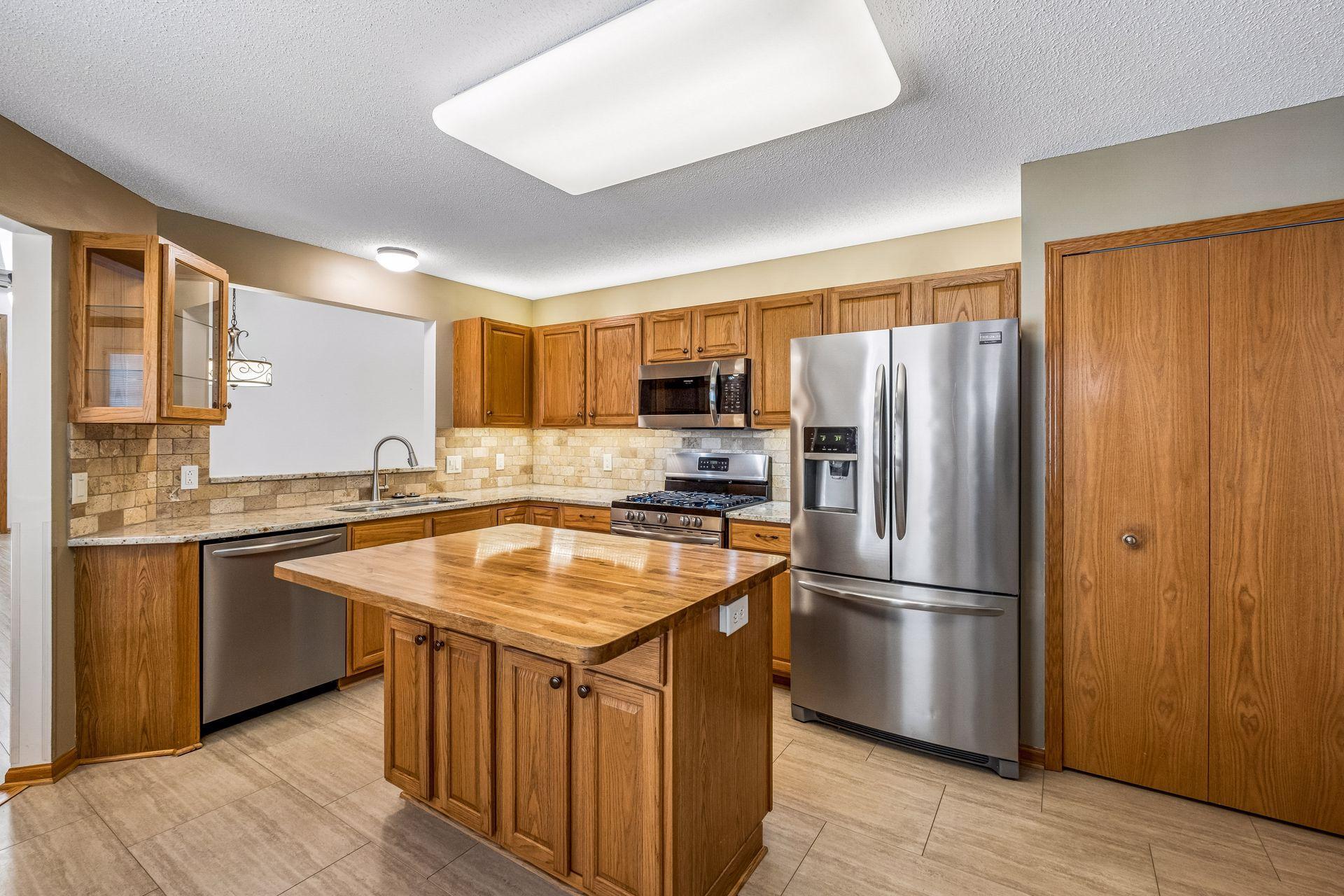 View of Residential at 18716 Kalmar Court, Lakeville MN 55044, Lakeville (6 of 38) - Mike Wilen | Minnesota Team Real Estate