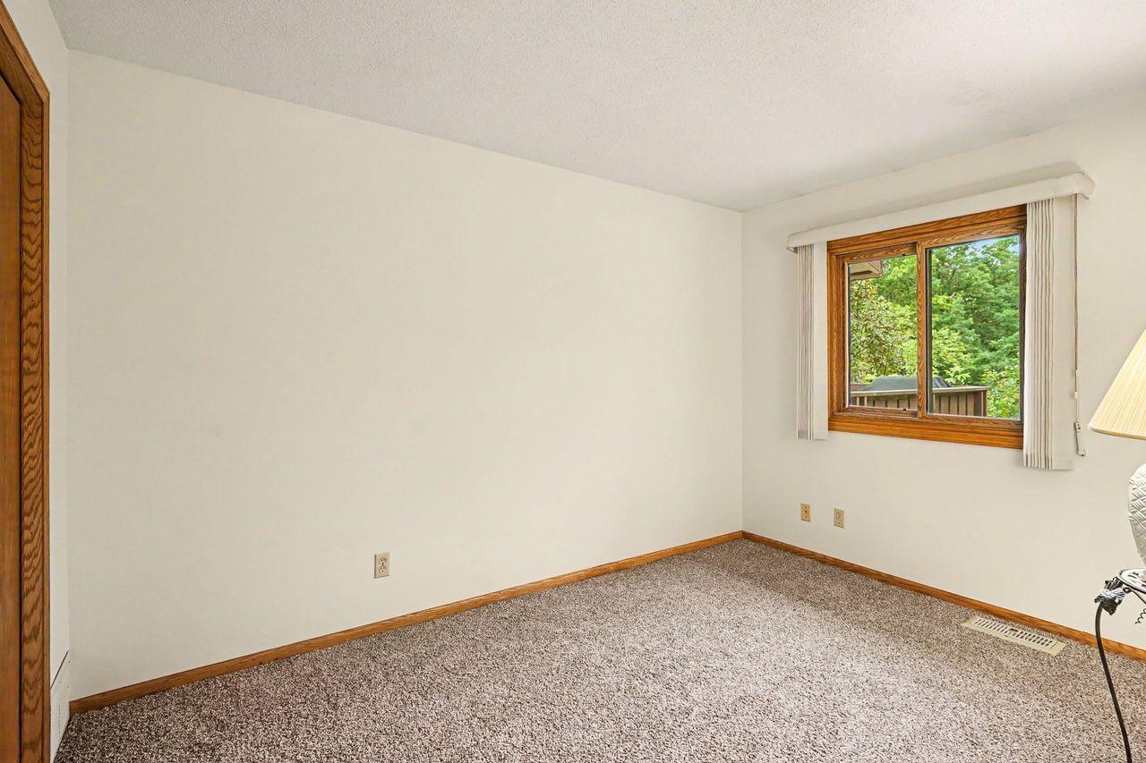 View of Residential at 181 River Woods Lane, Burnsville MN 55337, Burnsville (16 of 26) - Mike Wilen | Minnesota Team Real Estate