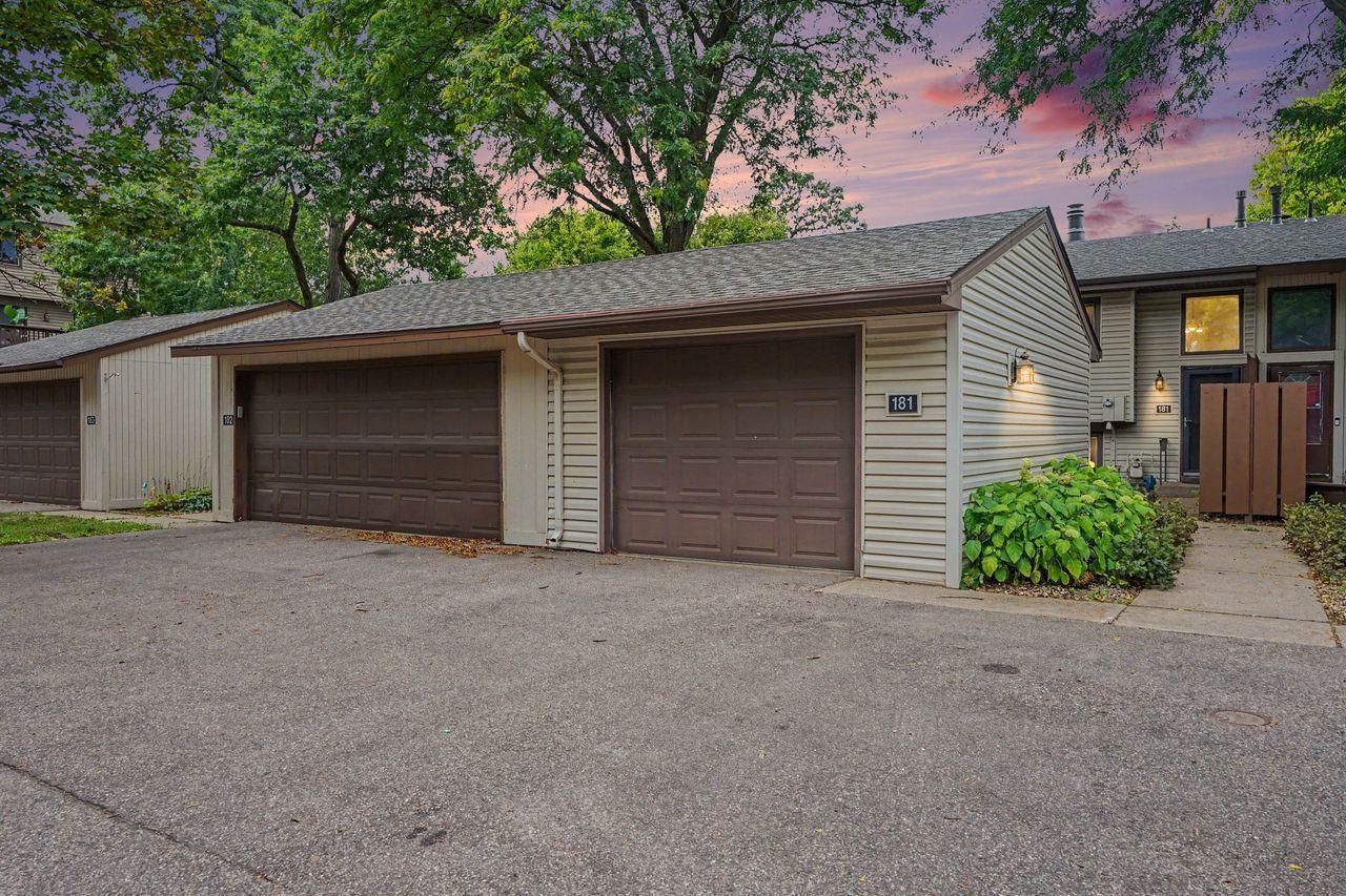 View of Residential at 181 River Woods Lane, Burnsville MN 55337, Burnsville (22 of 26) - Mike Wilen | Minnesota Team Real Estate