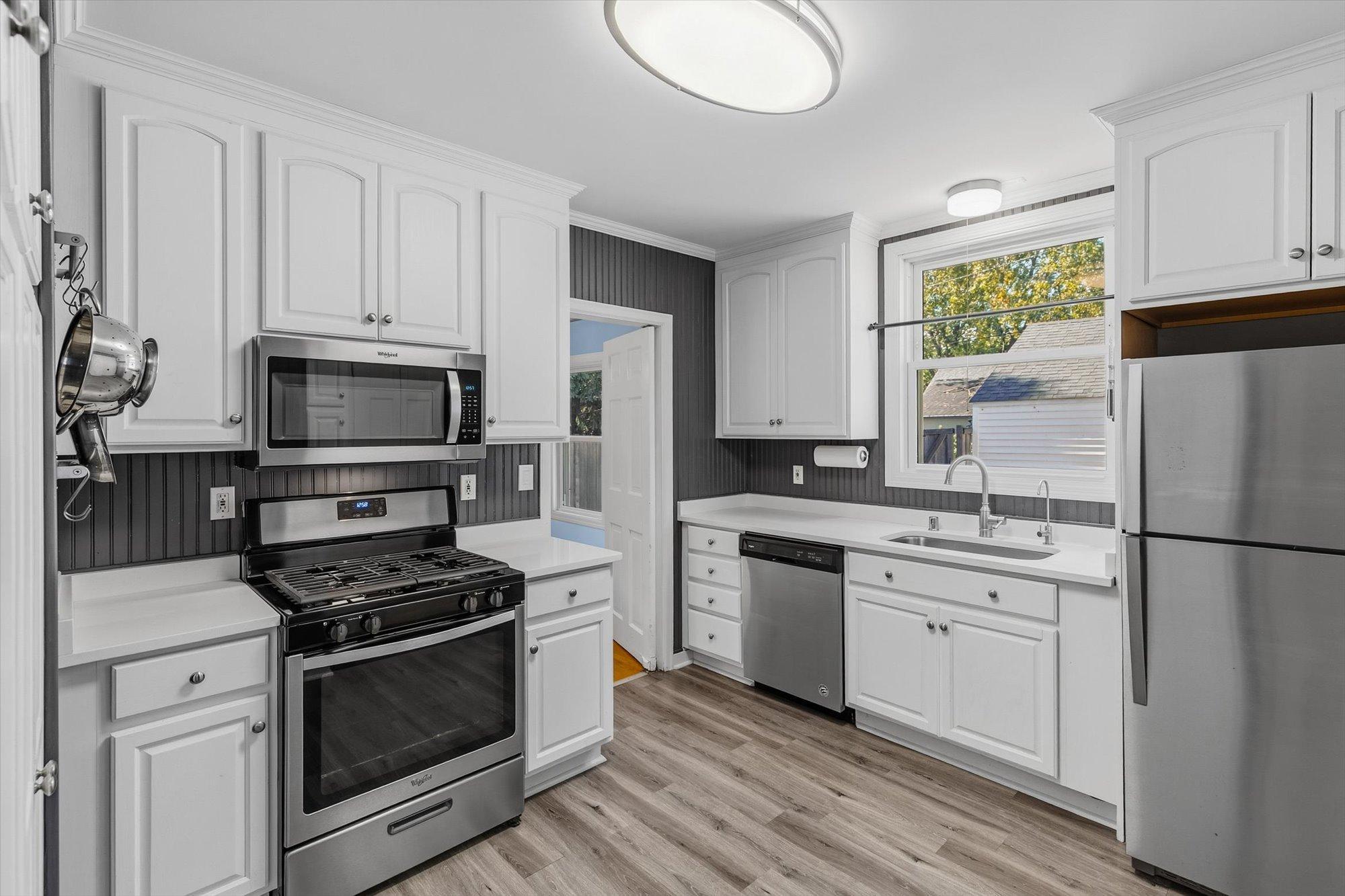 View of Residential at 2301 Xerxes Avenue, Golden Valley MN 55422, Golden Valley (11 of 28) - Mike Wilen | Minnesota Team Real Estate
