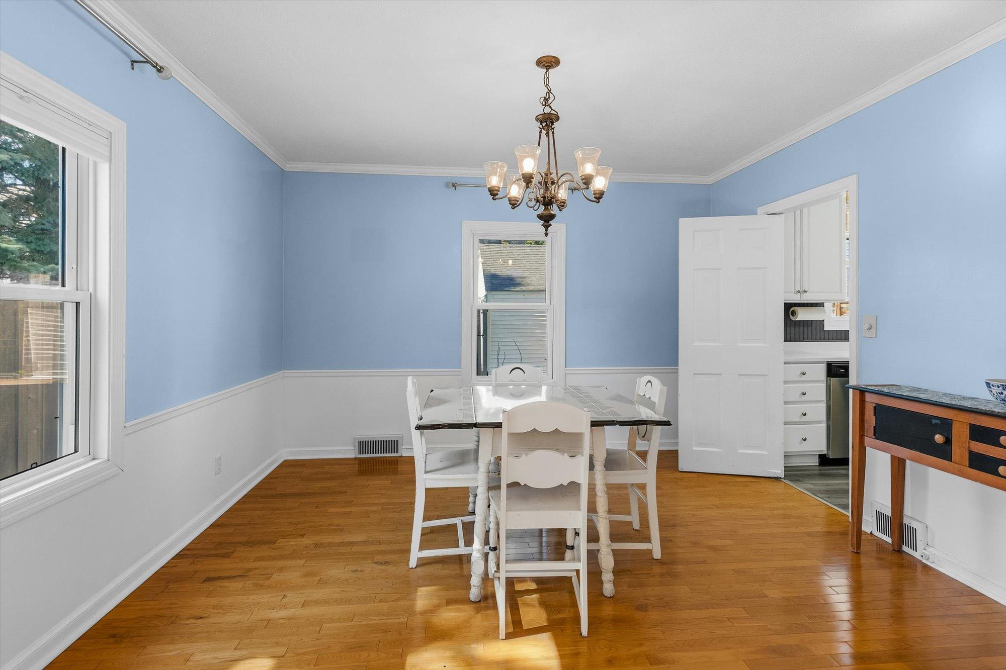 View of Residential at 2301 Xerxes Avenue, Golden Valley MN 55422, Golden Valley (7 of 28) - Mike Wilen | Minnesota Team Real Estate