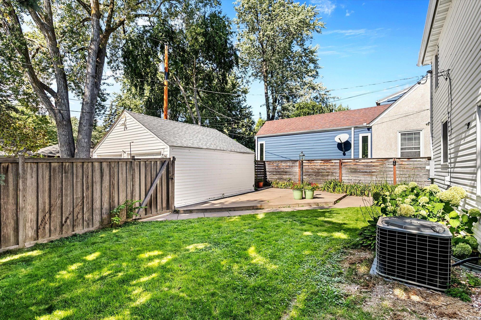 View of Residential at 2301 Xerxes Avenue, Golden Valley MN 55422, Golden Valley (23 of 28) - Mike Wilen | Minnesota Team Real Estate
