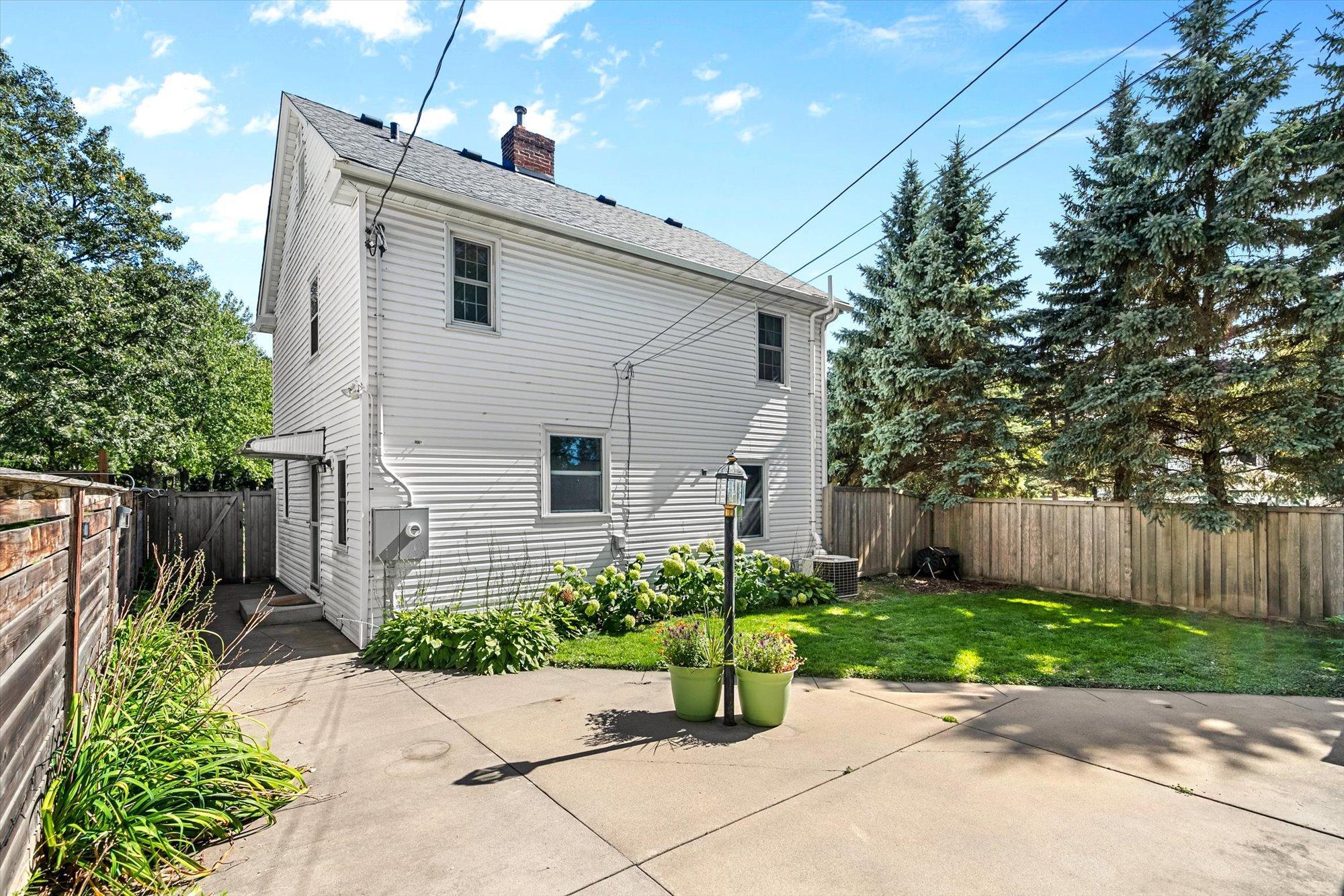 View of Residential at 2301 Xerxes Avenue, Golden Valley MN 55422, Golden Valley (24 of 28) - Mike Wilen | Minnesota Team Real Estate