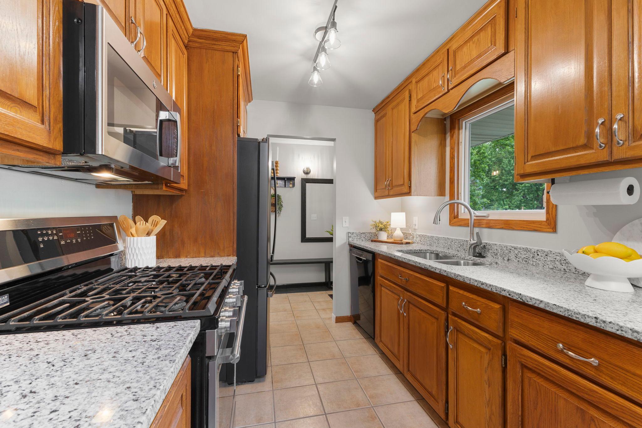 View of Residential at 13471 Eveleth Way, Apple Valley MN 55124, Apple Valley (16 of 45) - Mike Wilen | Minnesota Team Real Estate