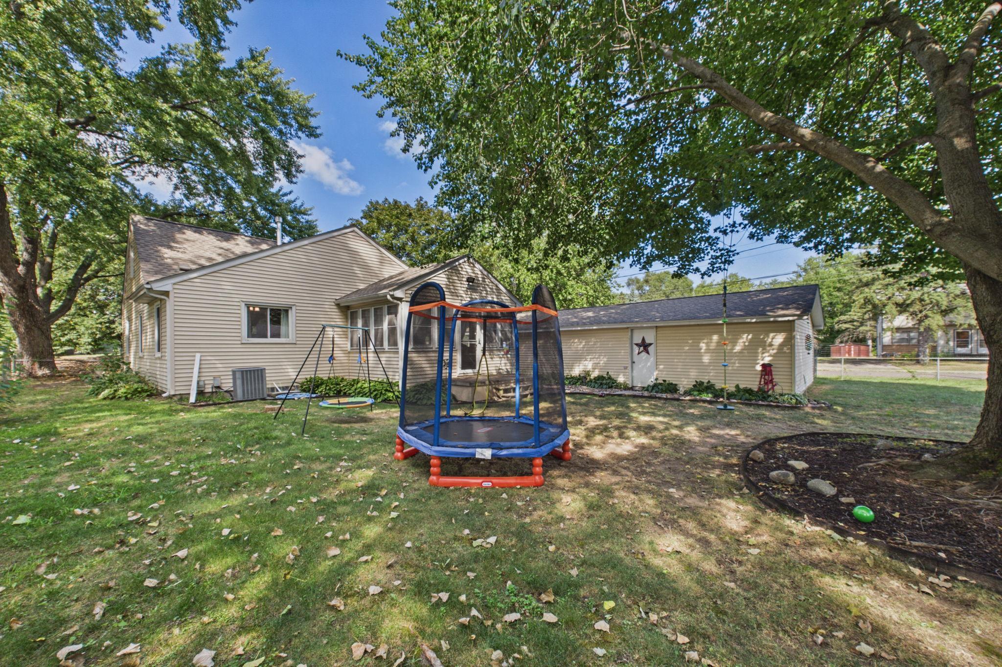 View of Residential at 1474 Burke Avenue, Maplewood MN 55109, Maplewood (16 of 19) - Mike Wilen | Minnesota Team Real Estate