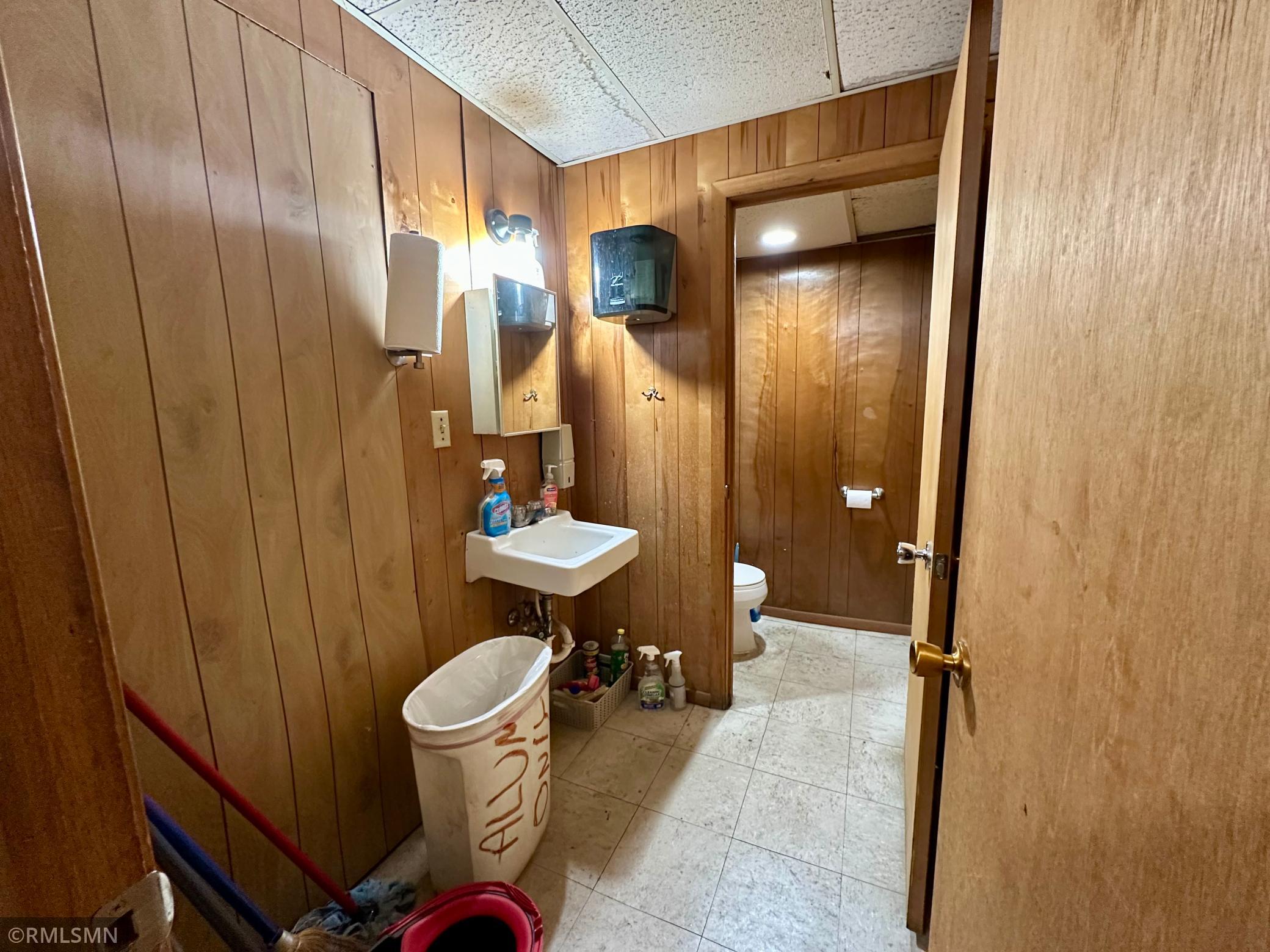 View of Commercial Sale at 1047 Hudson Road, Saint Paul MN 55106, Saint Paul (18 of 33) - Mike Wilen | Minnesota Team Real Estate