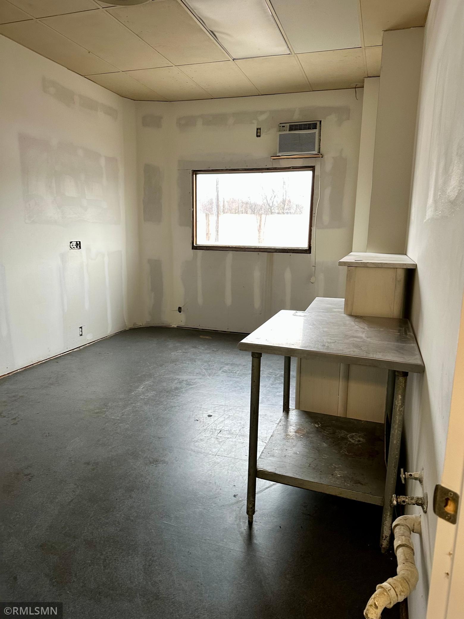 View of Commercial Sale at 1047 Hudson Road, Saint Paul MN 55106, Saint Paul (25 of 33) - Mike Wilen | Minnesota Team Real Estate