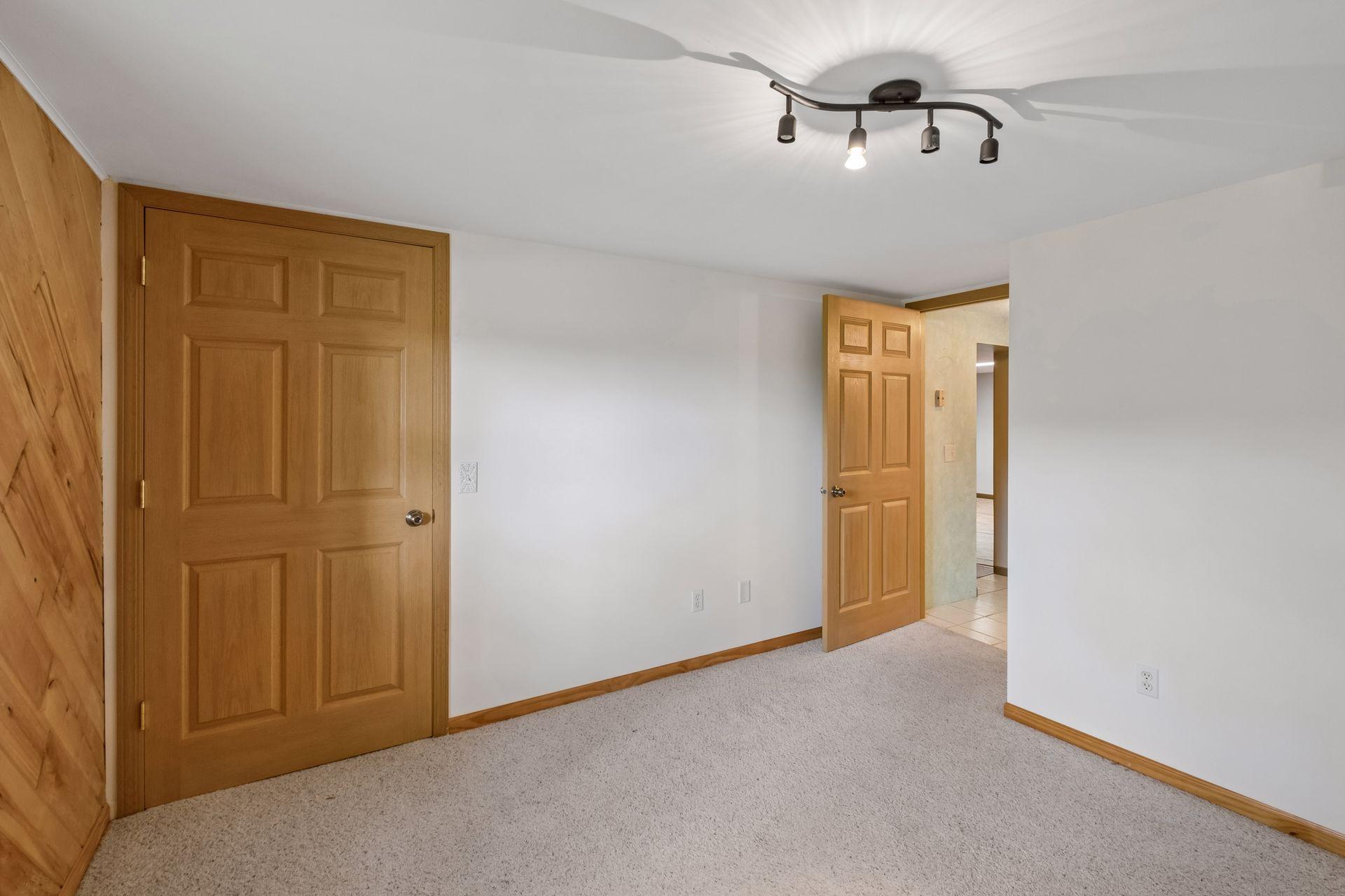 View of Residential at 16599 Kenwood Trail, Lakeville MN 55044, Lakeville (33 of 46) - Mike Wilen | Minnesota Team Real Estate