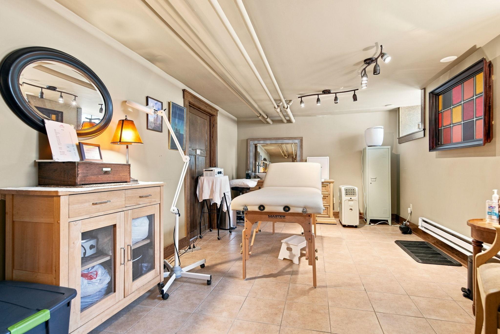 View of Commercial Sale at 1208 Grand Avenue, Saint Paul MN 55105, Saint Paul (51 of 74) - Mike Wilen | Minnesota Team Real Estate