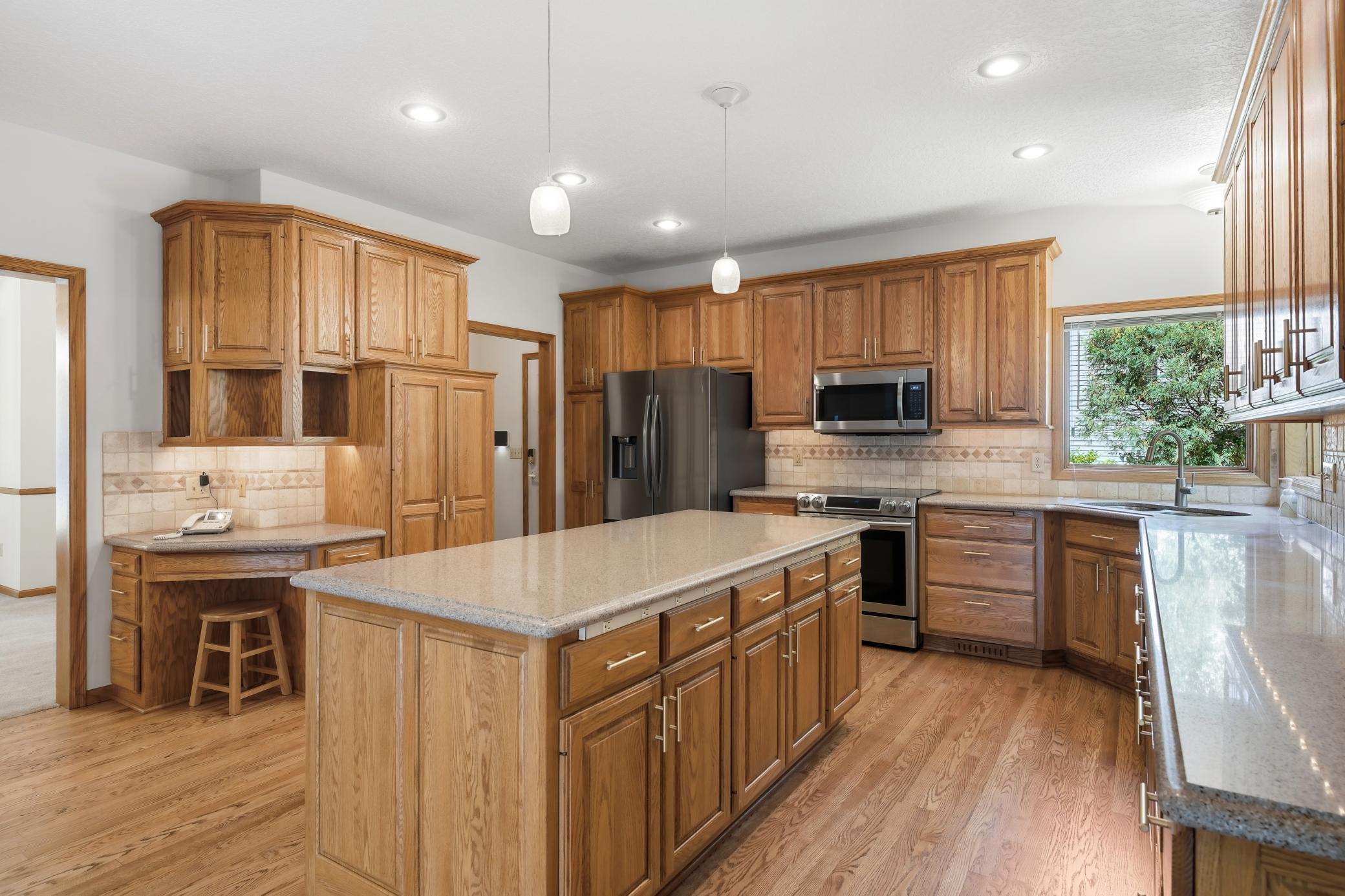 View of Residential at 14817 Summit Oaks Drive, Burnsville MN 55337, Burnsville (12 of 36) - Mike Wilen | Minnesota Team Real Estate