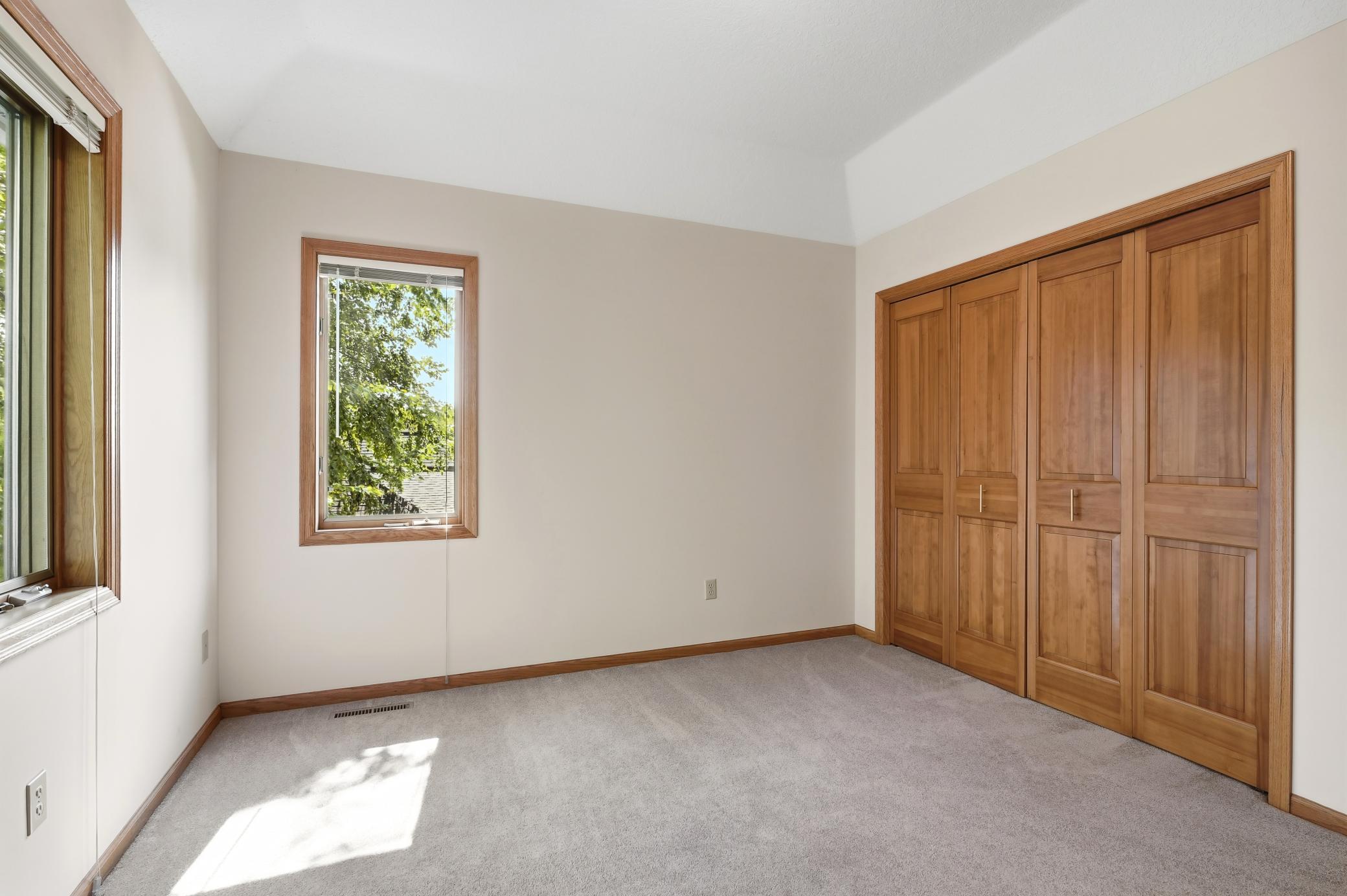 View of Residential at 14817 Summit Oaks Drive, Burnsville MN 55337, Burnsville (25 of 36) - Mike Wilen | Minnesota Team Real Estate