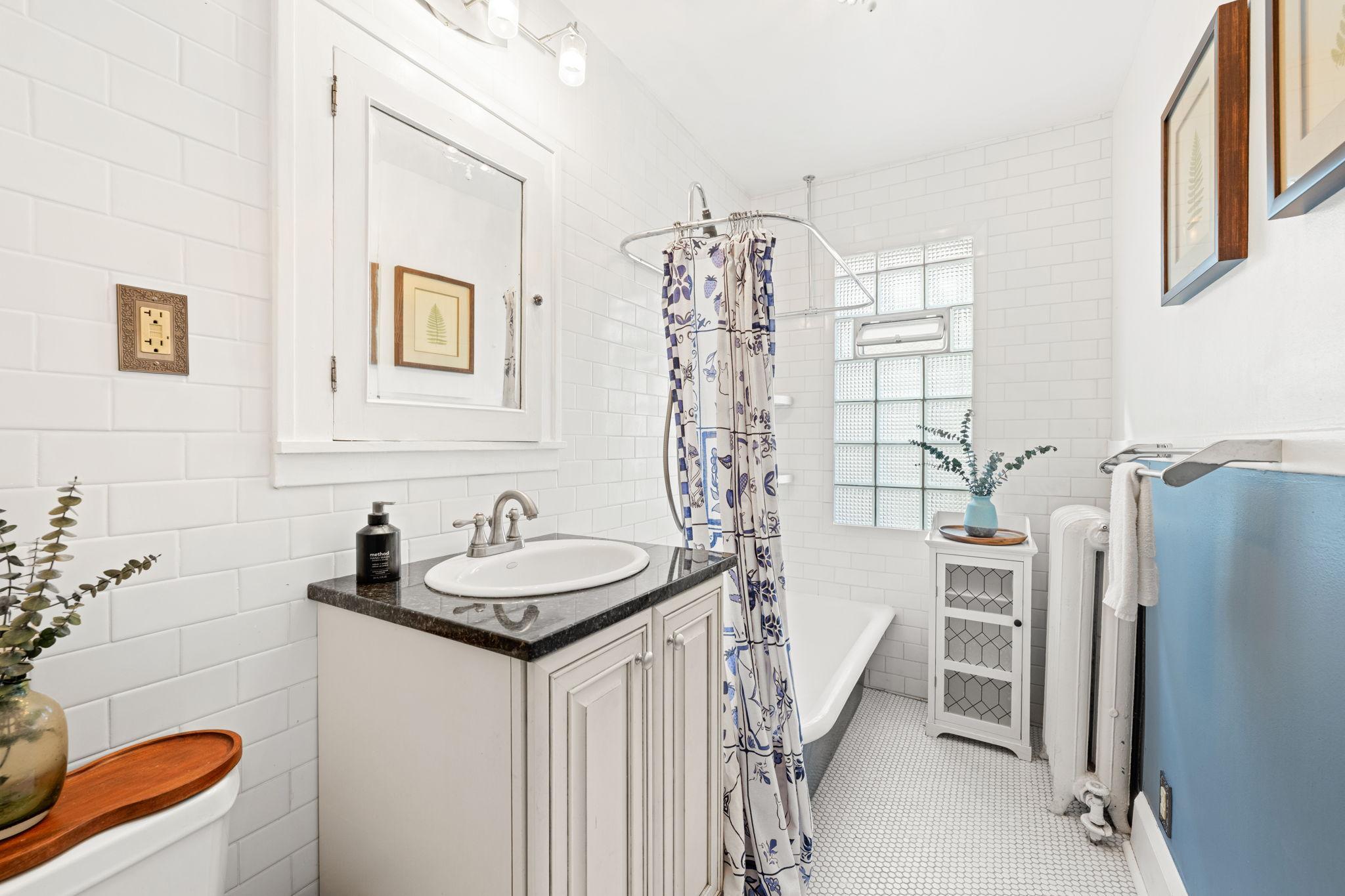 View of Residential at 3332 Colfax Avenue #101, Minneapolis MN 55408, Minneapolis (20 of 28) - Mike Wilen | Minnesota Team Real Estate