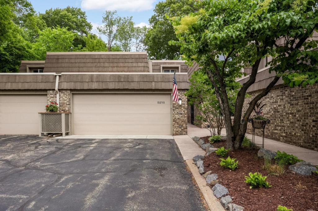 View of Residential at 10250 Berkshire Road, Bloomington MN 55437, Bloomington (5 of 34) - Mike Wilen | Minnesota Team Real Estate
